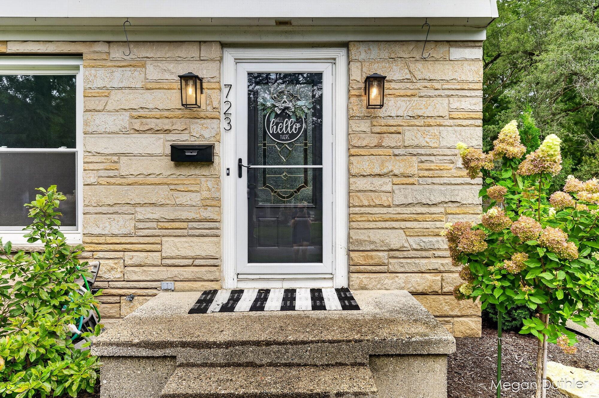 723 Maridell Avenue NW Grand Rapids MI 49504