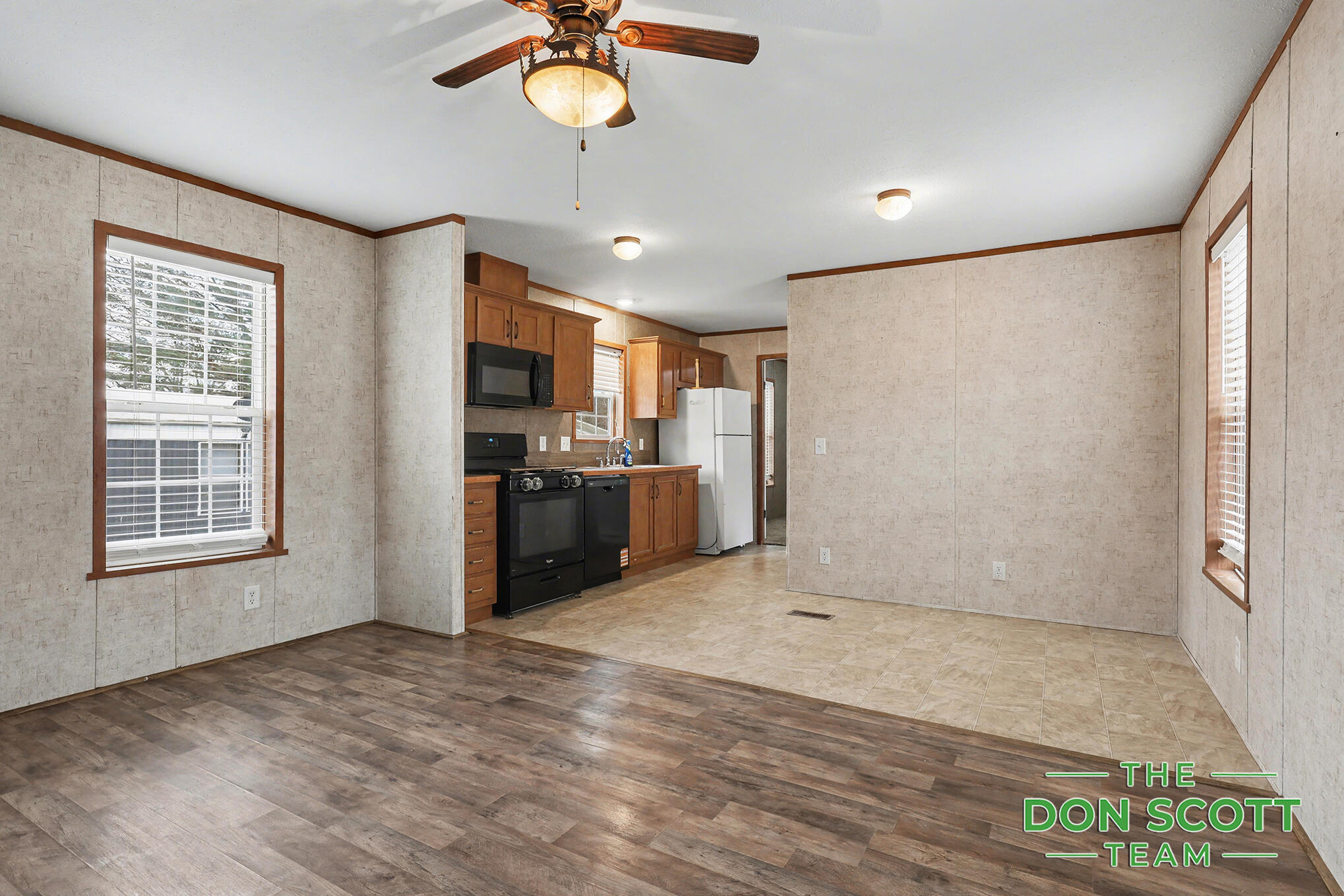 6913 Sandwood Street NE Rockford MI 49341