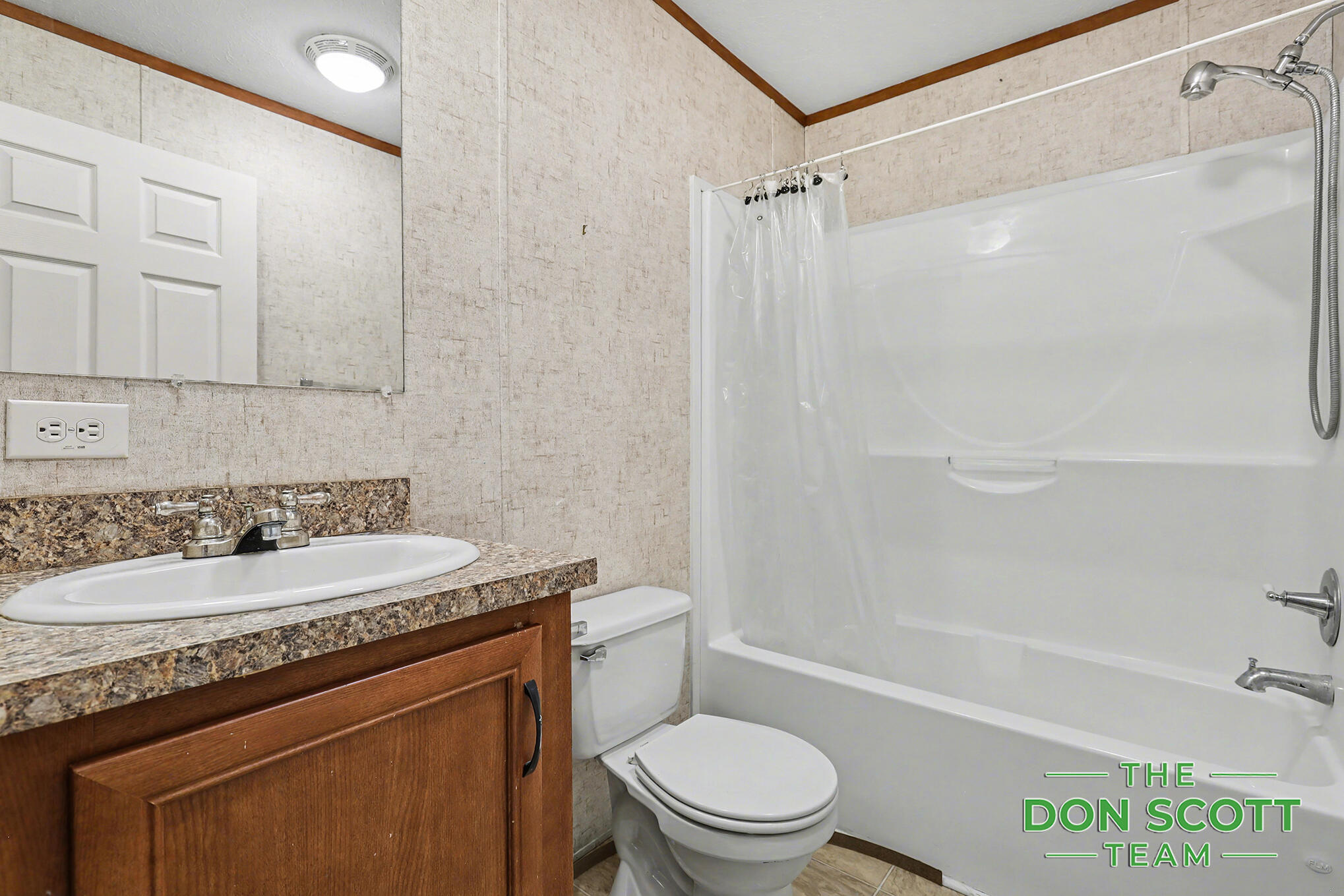 6913 Sandwood Street NE Rockford MI 49341