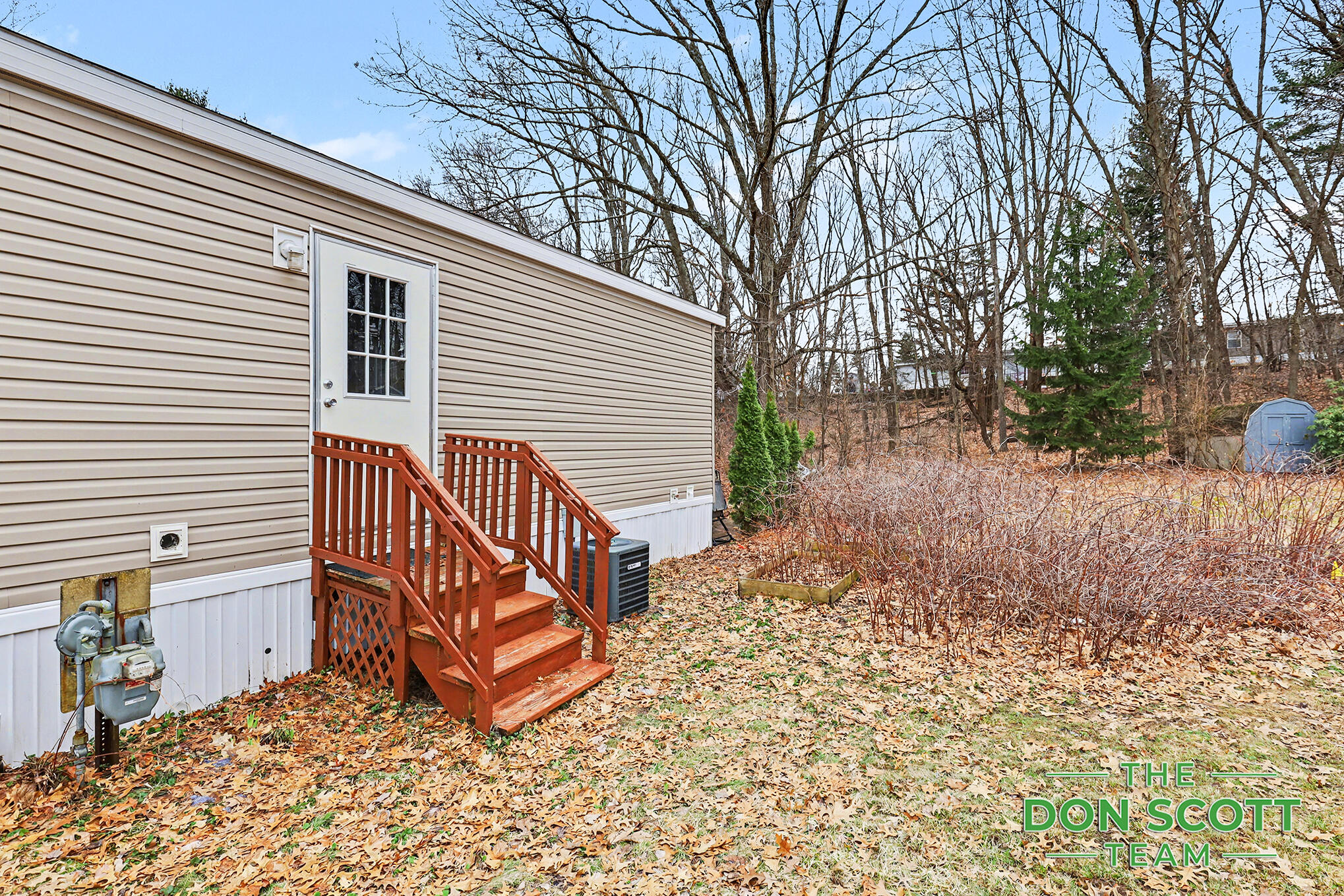 6913 Sandwood Street NE Rockford MI 49341