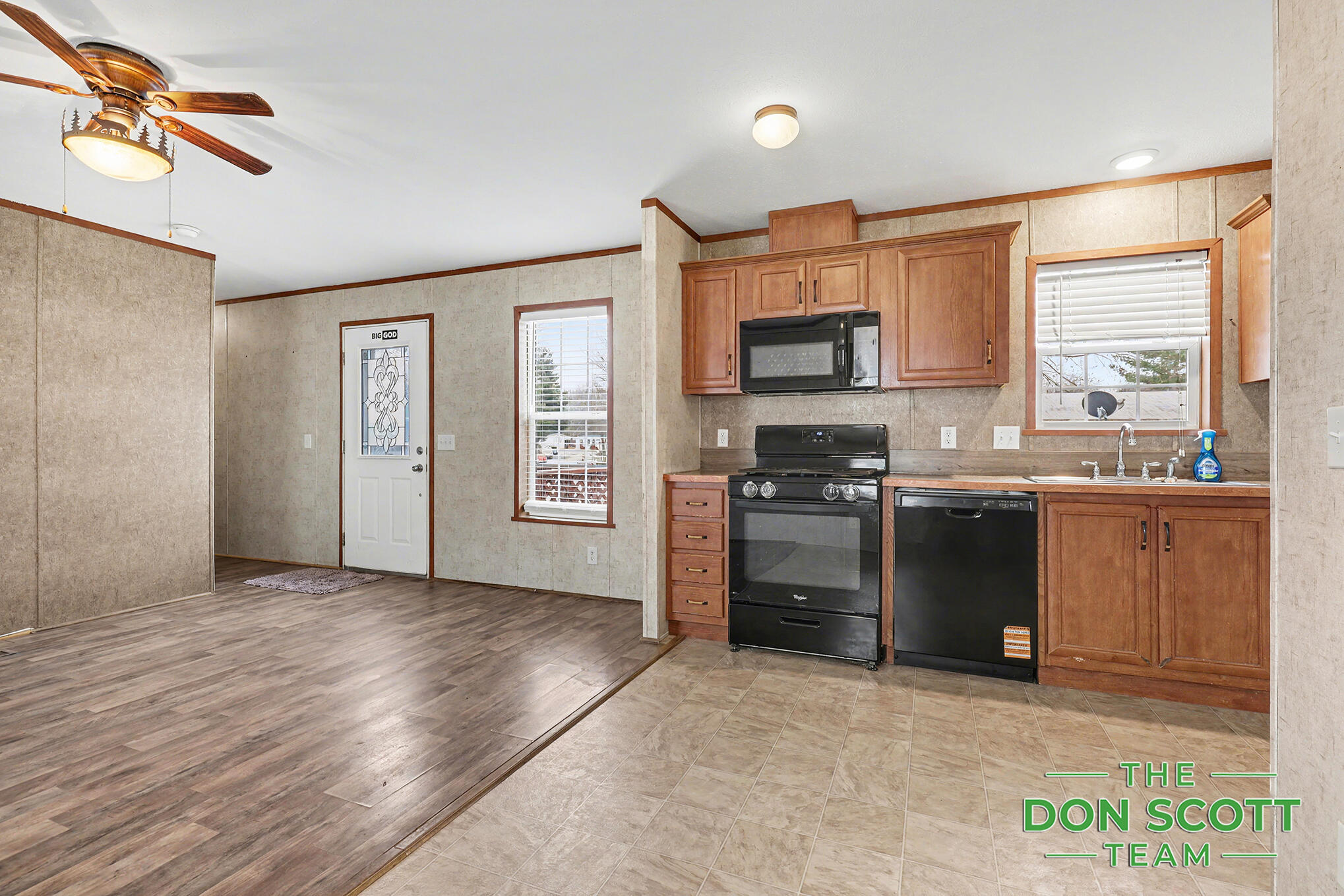 6913 Sandwood Street NE Rockford MI 49341
