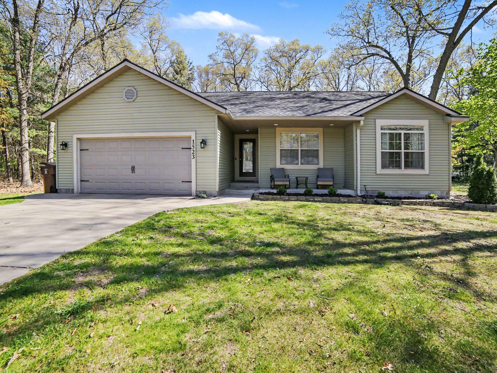 1523 Destiny Drive Muskegon MI 49445