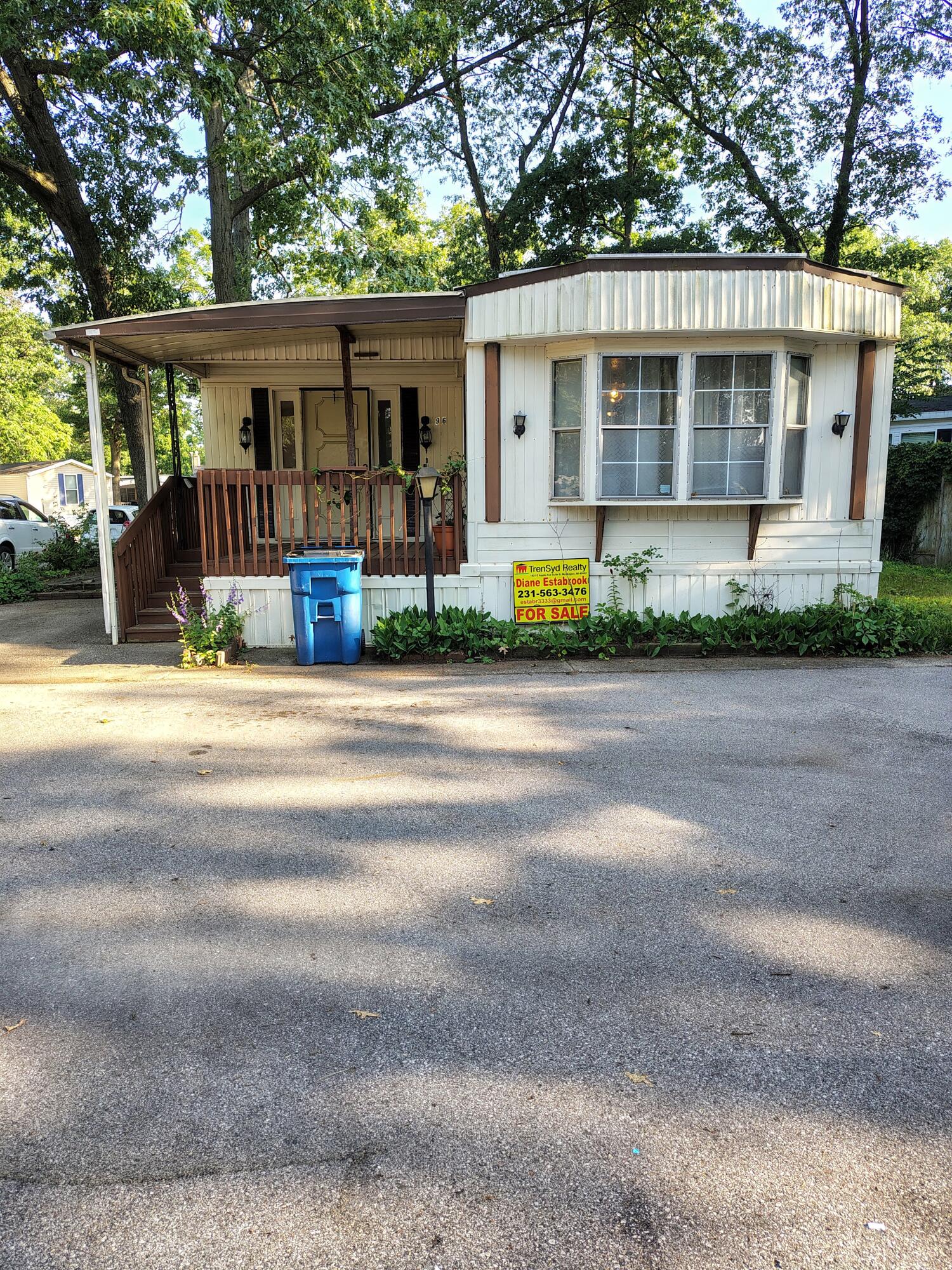 2701 Huizenga Street Norton Shores MI 49444