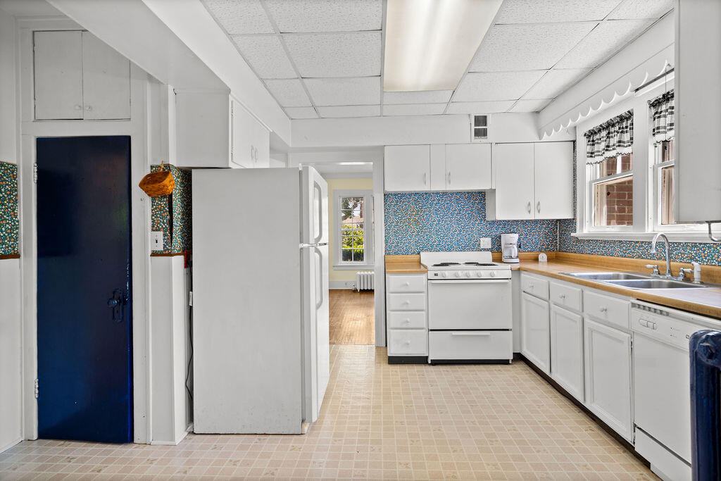 78 Van Buren Street South Haven MI 49090