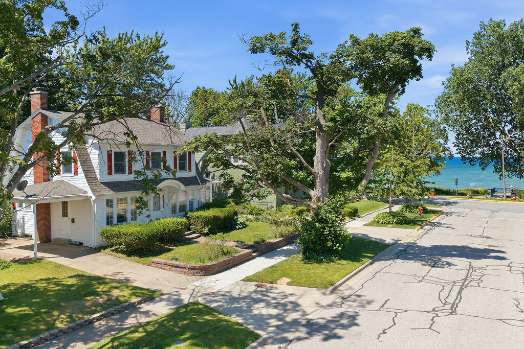 78 Van Buren Street South Haven MI 49090