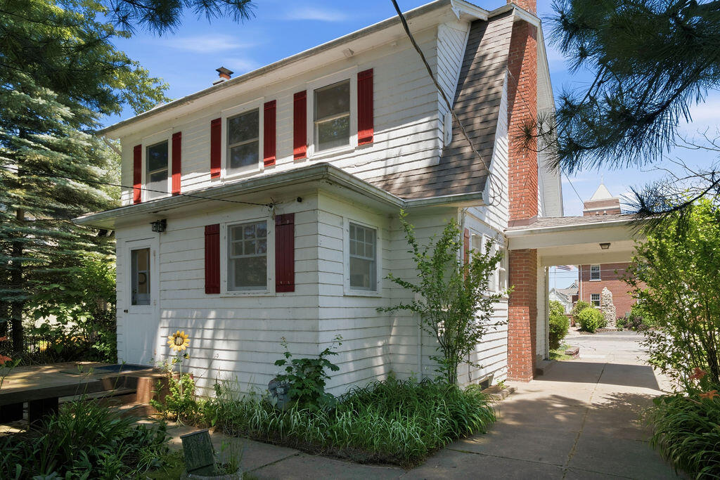 78 Van Buren Street South Haven MI 49090