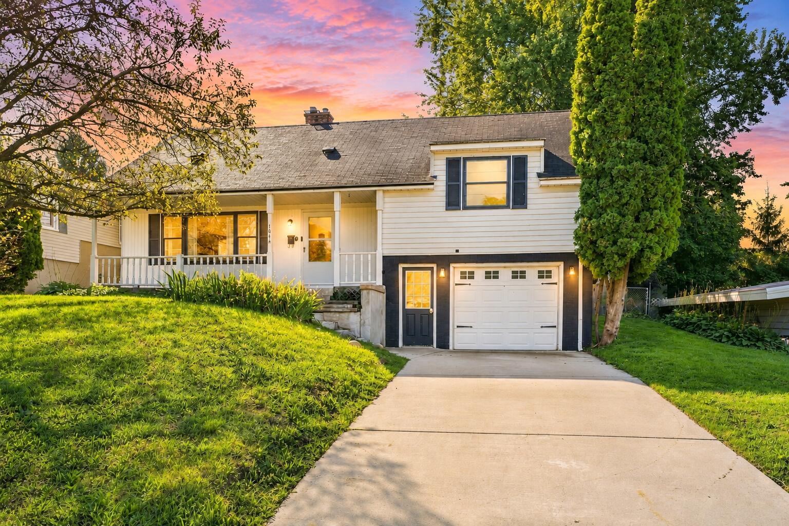 1044 Lockridge Drive NE Grand Rapids MI 49505
