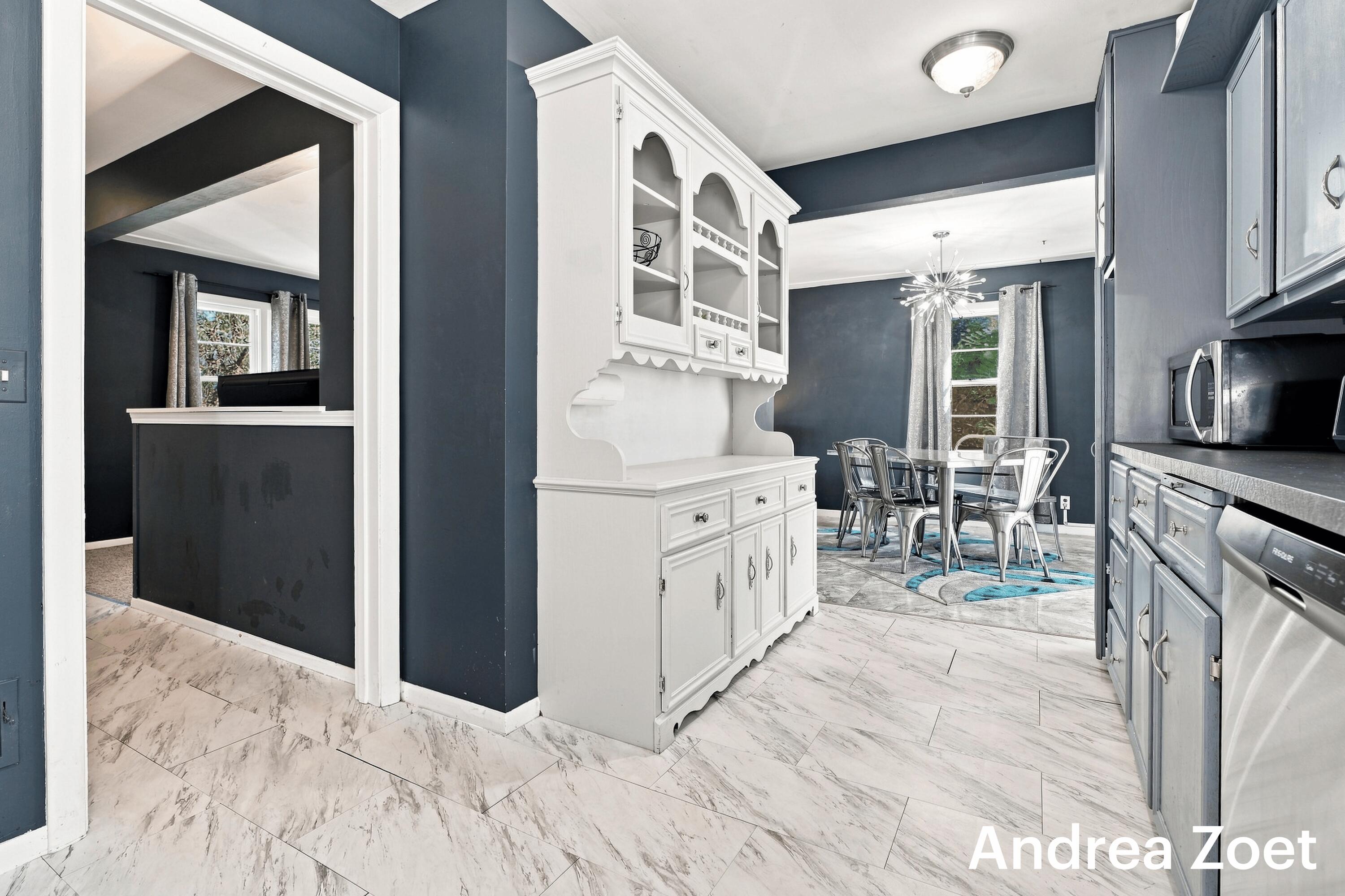 1044 Lockridge Drive NE Grand Rapids MI 49505
