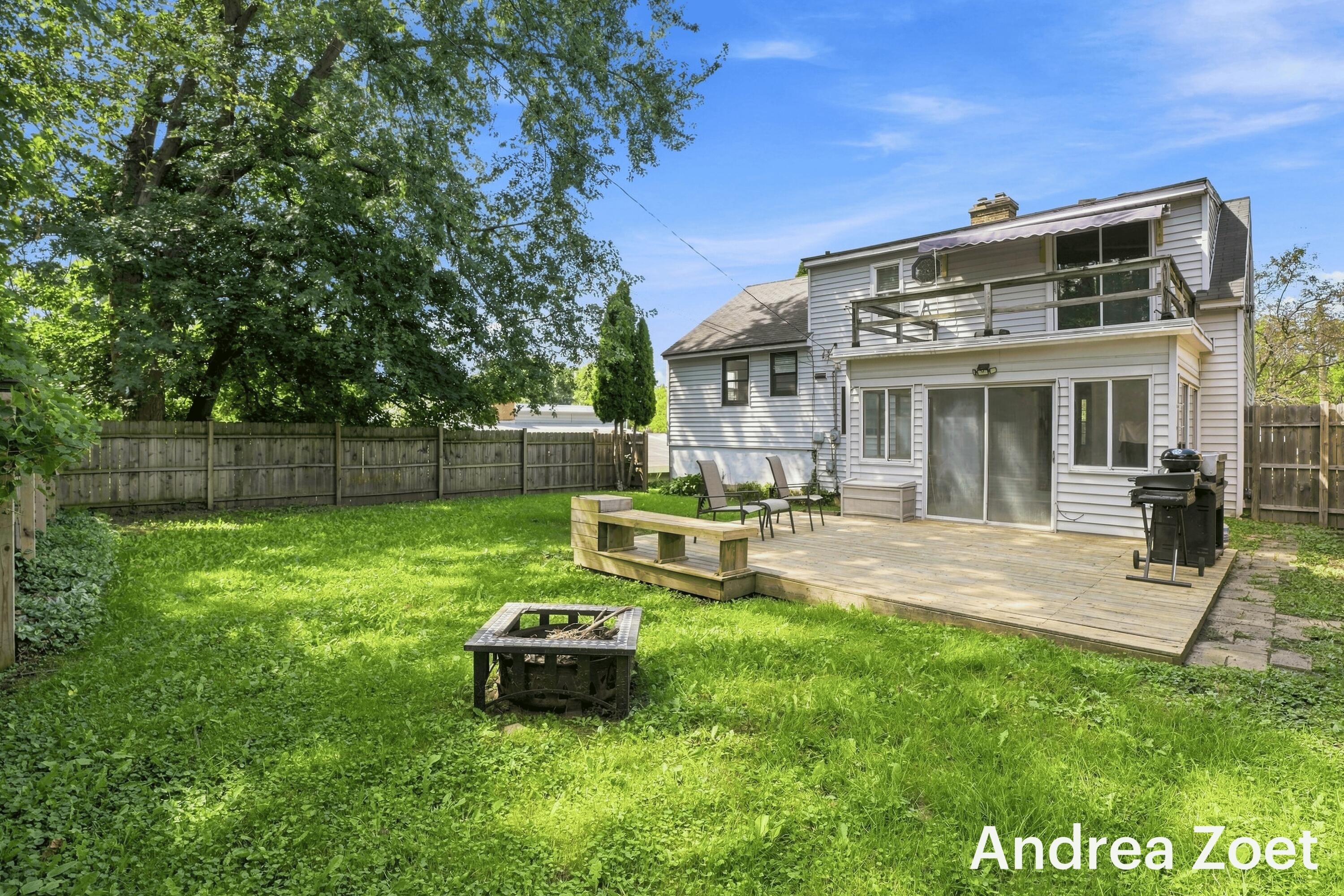 1044 Lockridge Drive NE Grand Rapids MI 49505