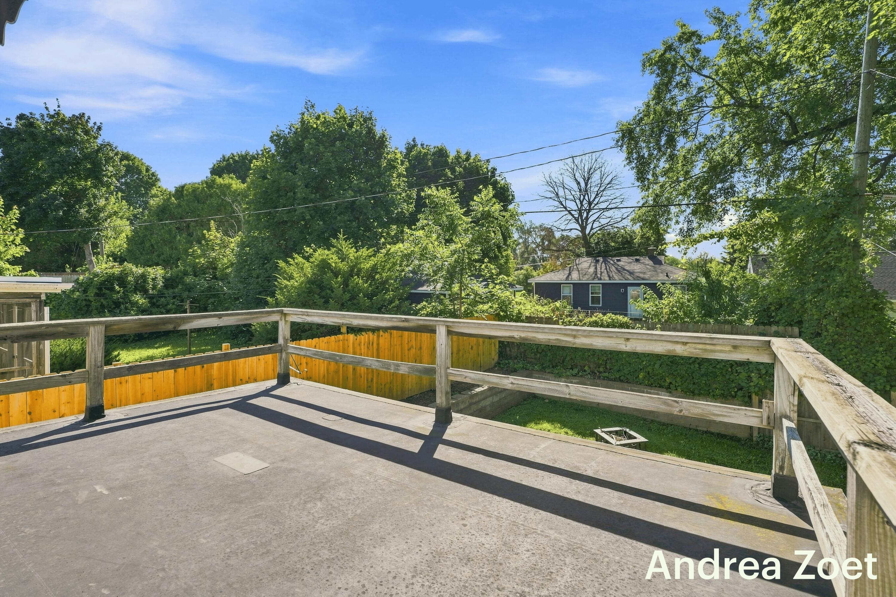 1044 Lockridge Drive NE Grand Rapids MI 49505