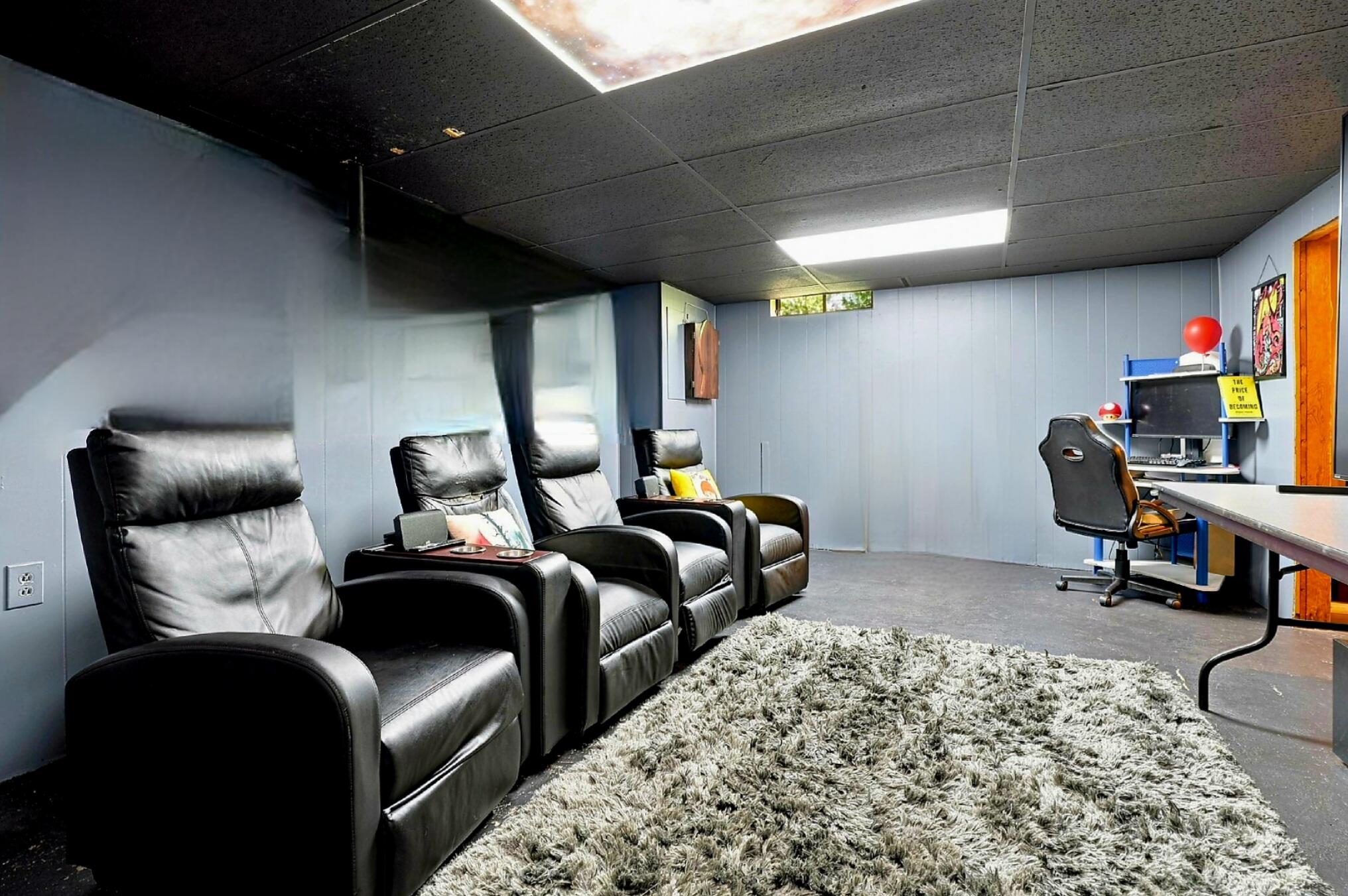 1044 Lockridge Drive NE Grand Rapids MI 49505