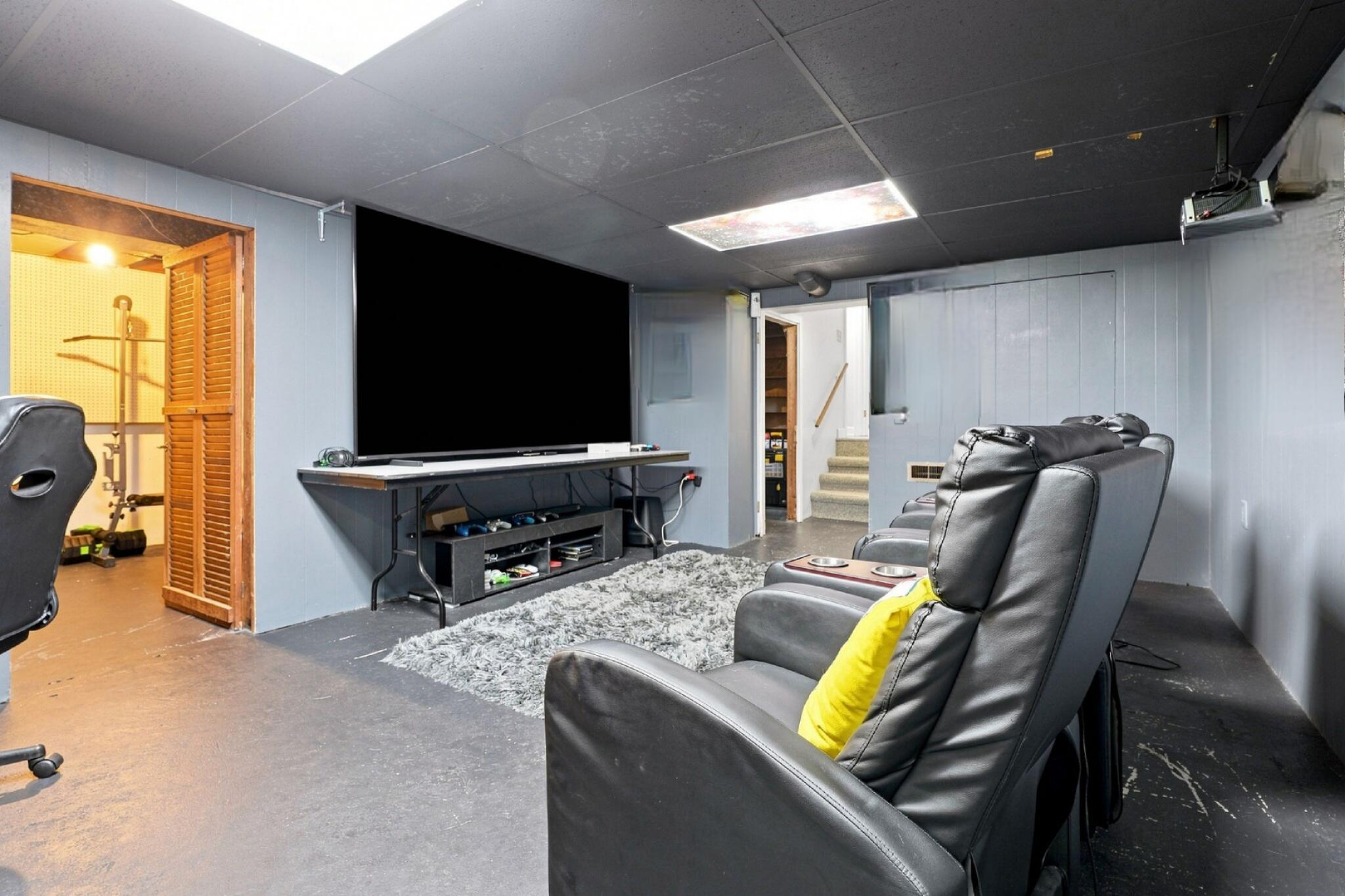 1044 Lockridge Drive NE Grand Rapids MI 49505