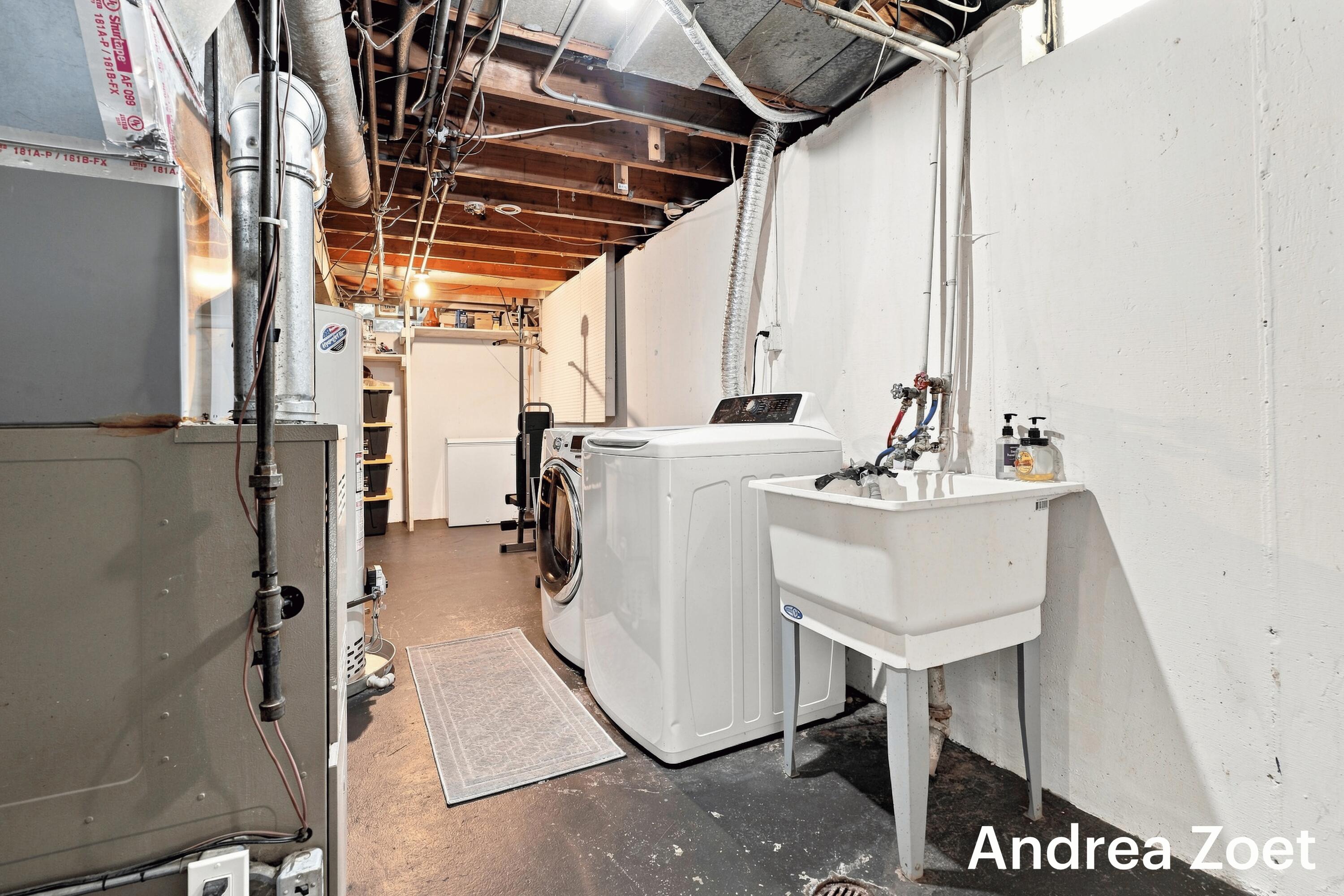 1044 Lockridge Drive NE Grand Rapids MI 49505