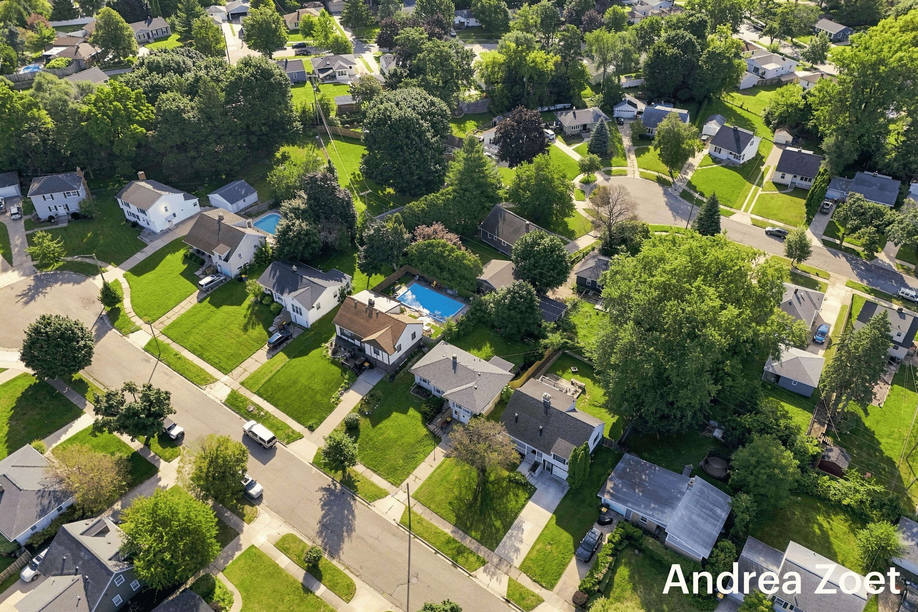 1044 Lockridge Drive NE Grand Rapids MI 49505