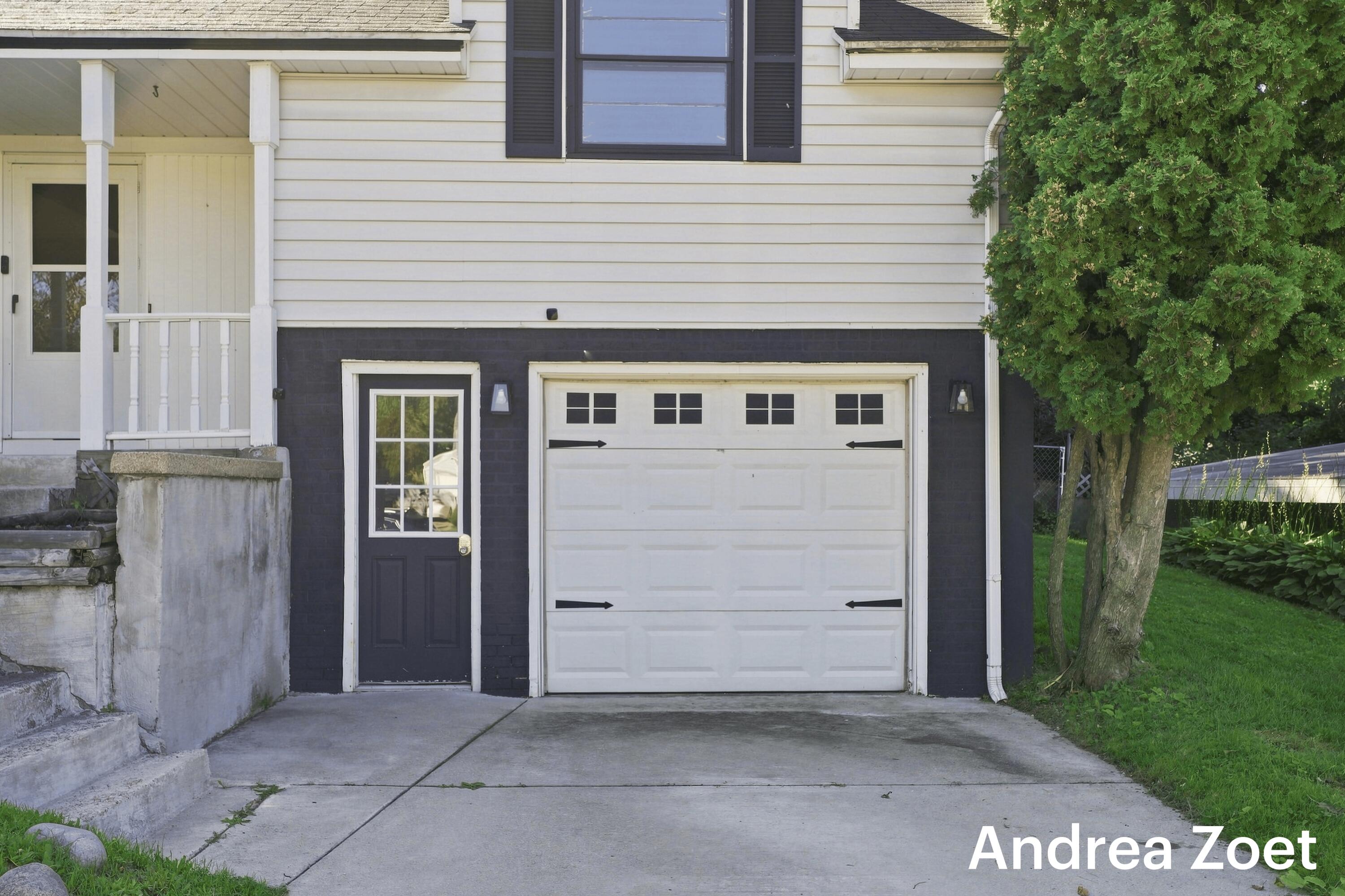 1044 Lockridge Drive NE Grand Rapids MI 49505