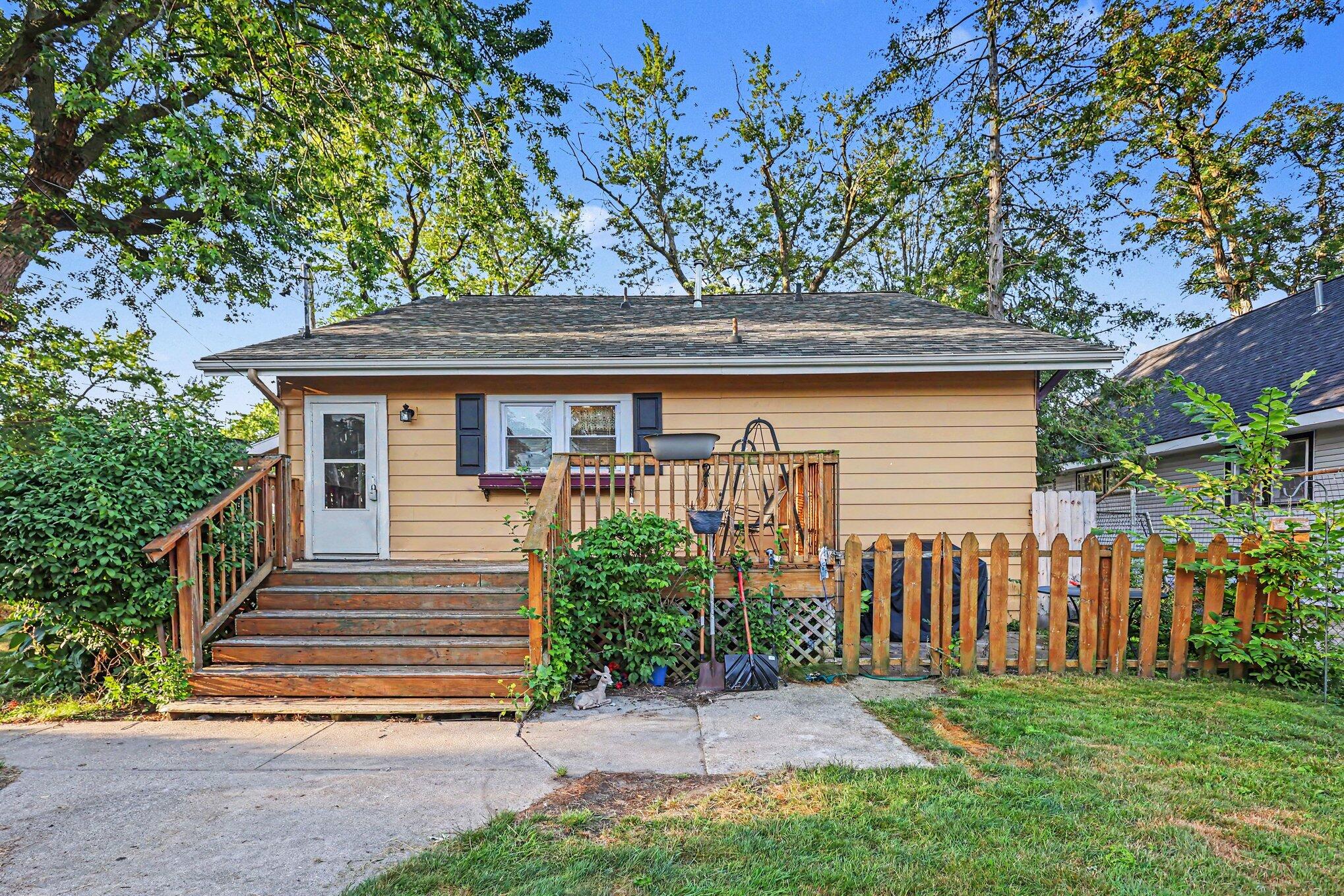 1130 Ireland Avenue Muskegon MI 49441