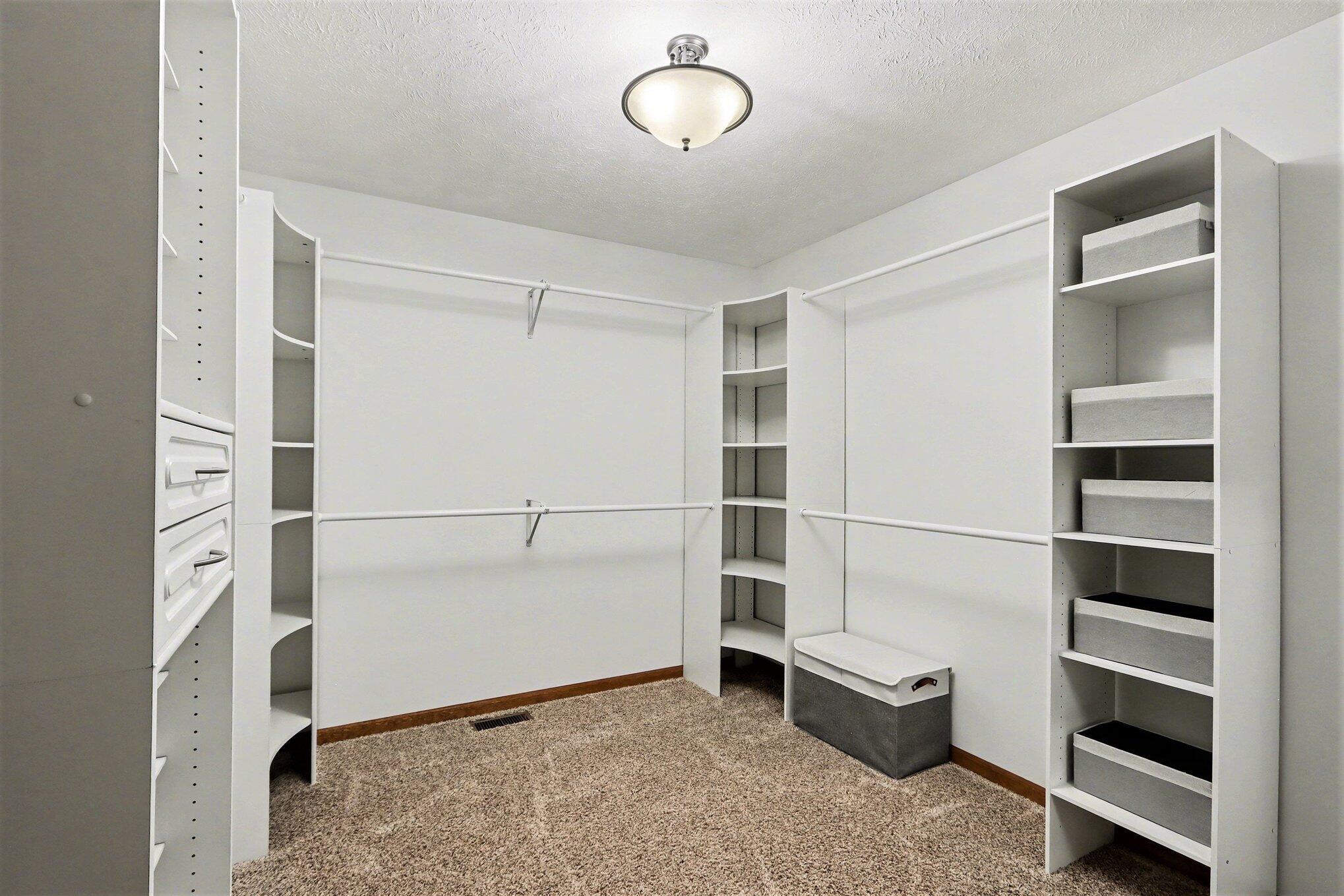 2828 W F Avenue Kalamazoo MI 49009