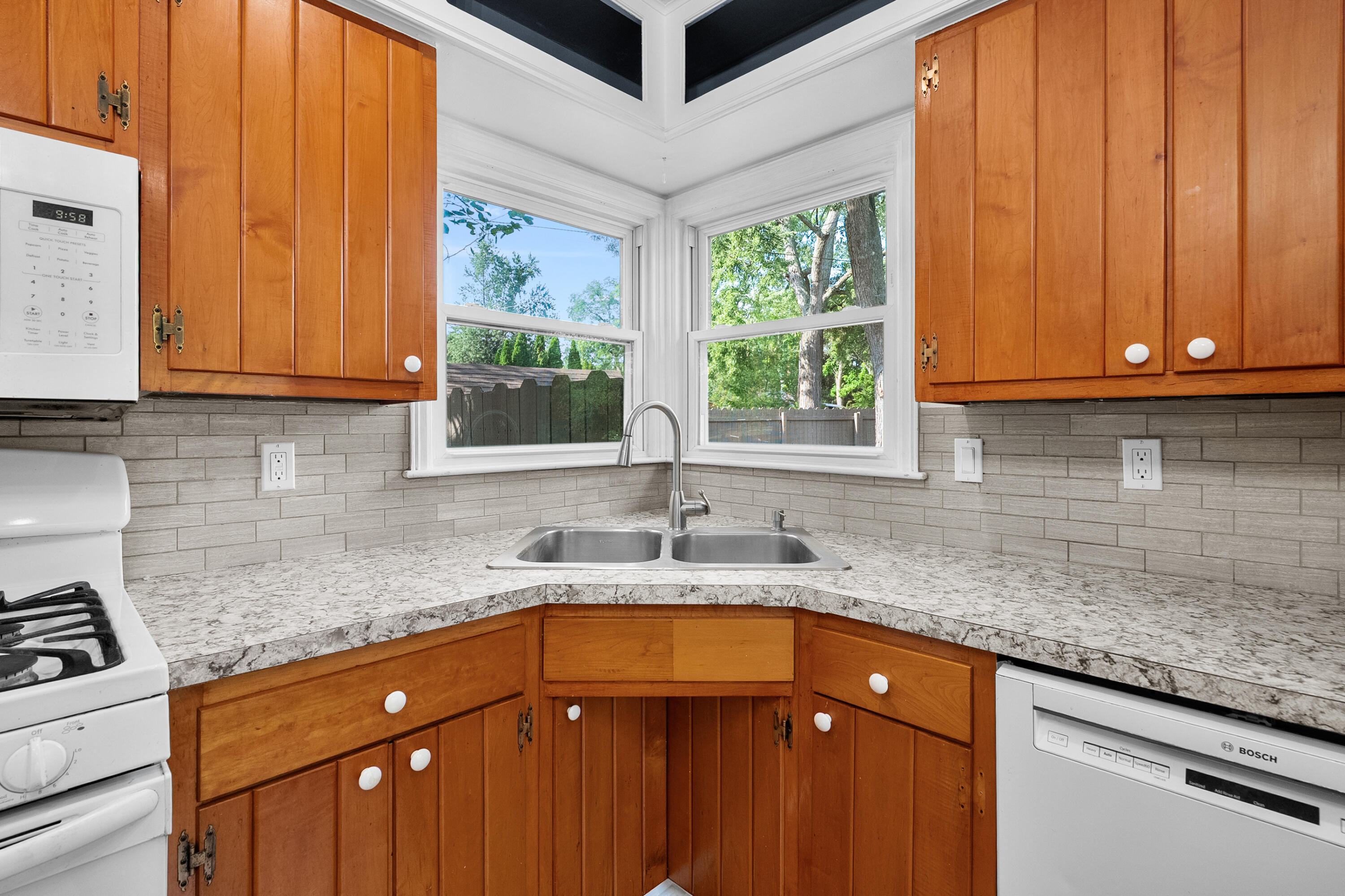 1028 Ferndale Avenue Kalamazoo MI 49001