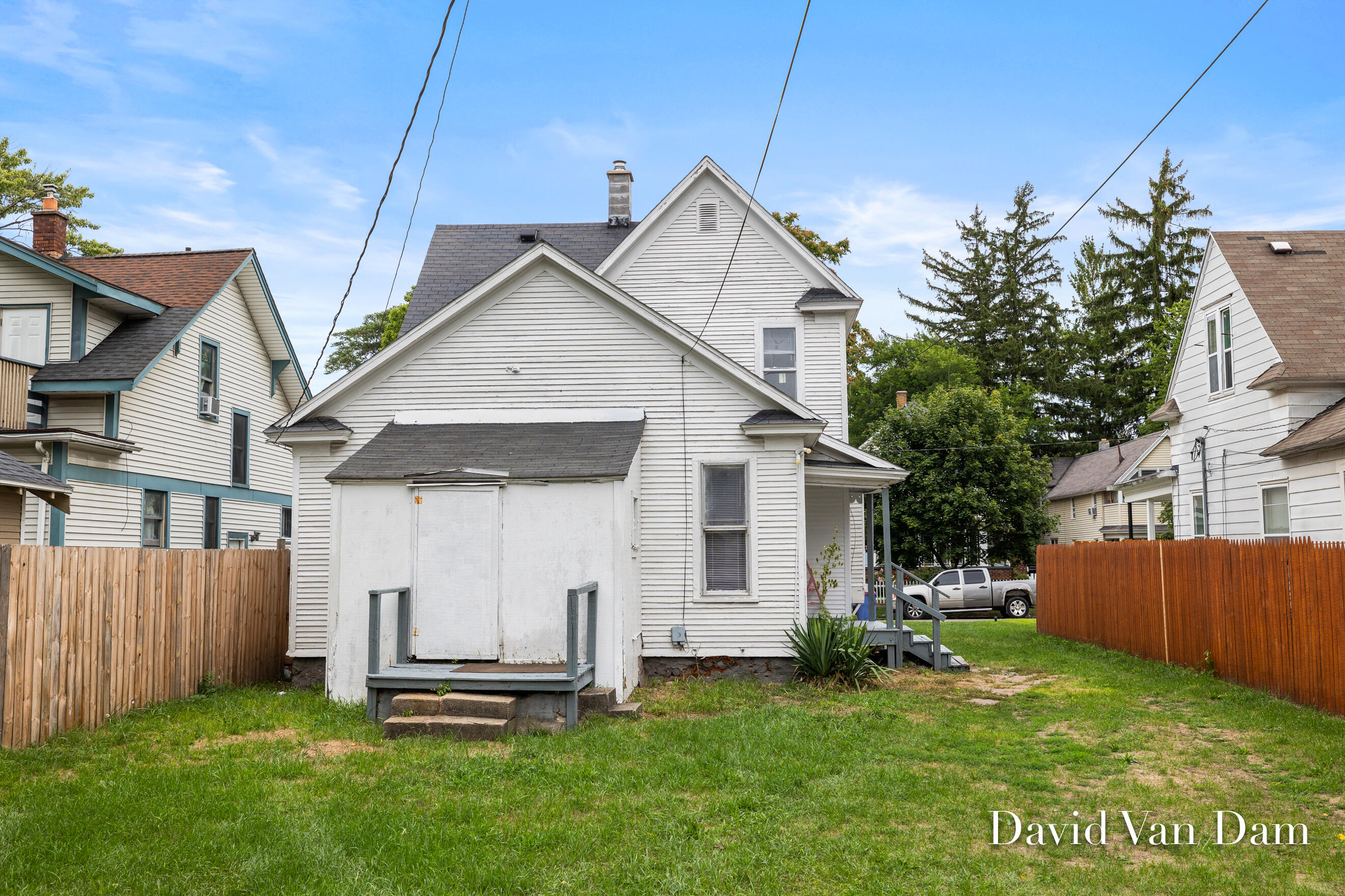 140 Stewart Street SW Grand Rapids MI 49507