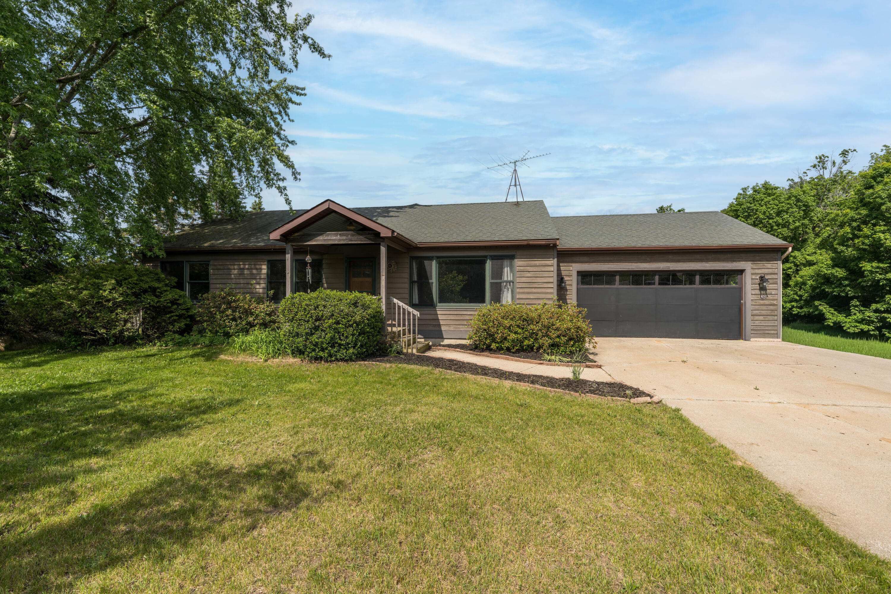 2995 65th Street Fennville MI 49408