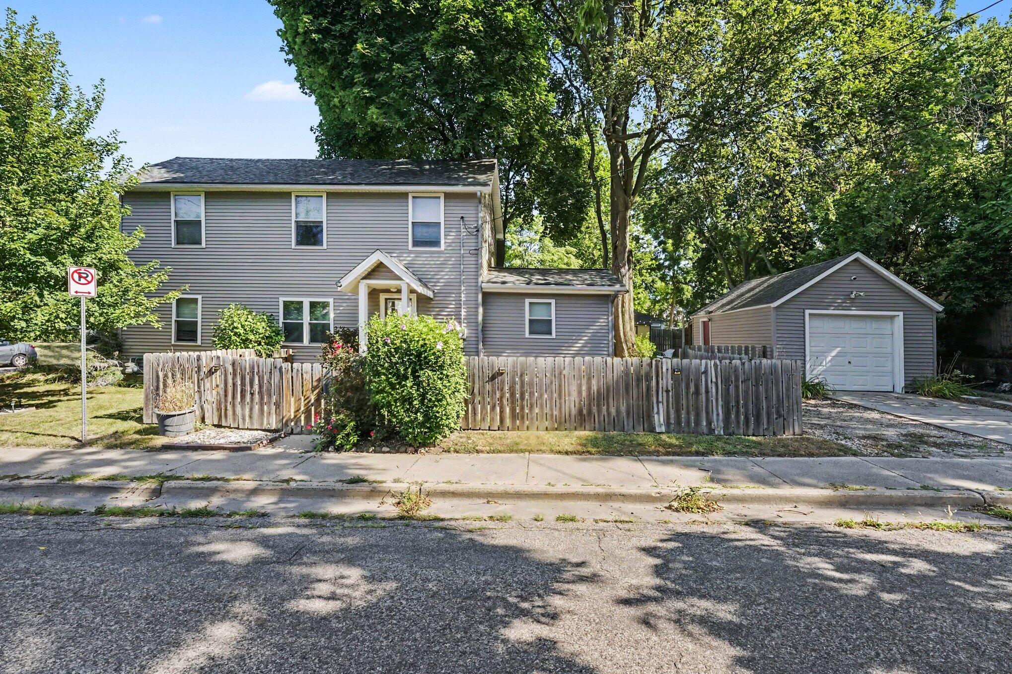 1250 Ford Avenue NE Grand Rapids MI 49505