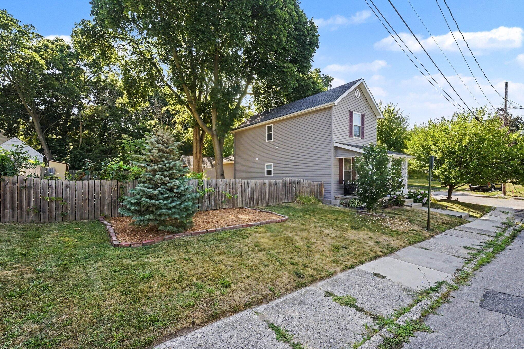 1250 Ford Avenue NE Grand Rapids MI 49505
