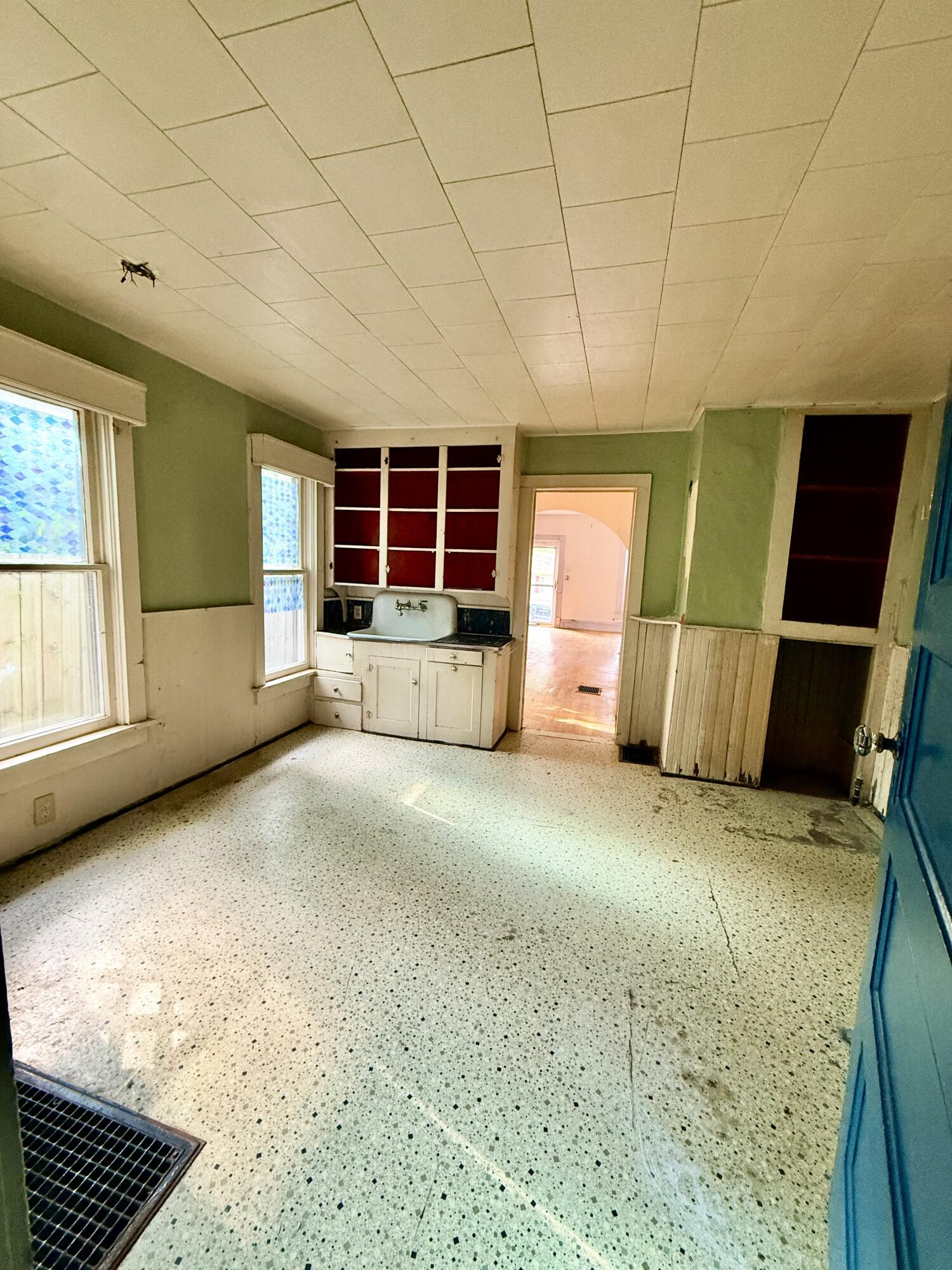 1560 Forrest Avenue NE Grand Rapids MI 49505
