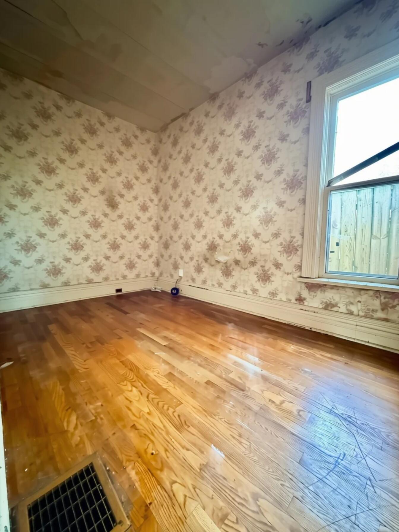 1560 Forrest Avenue NE Grand Rapids MI 49505