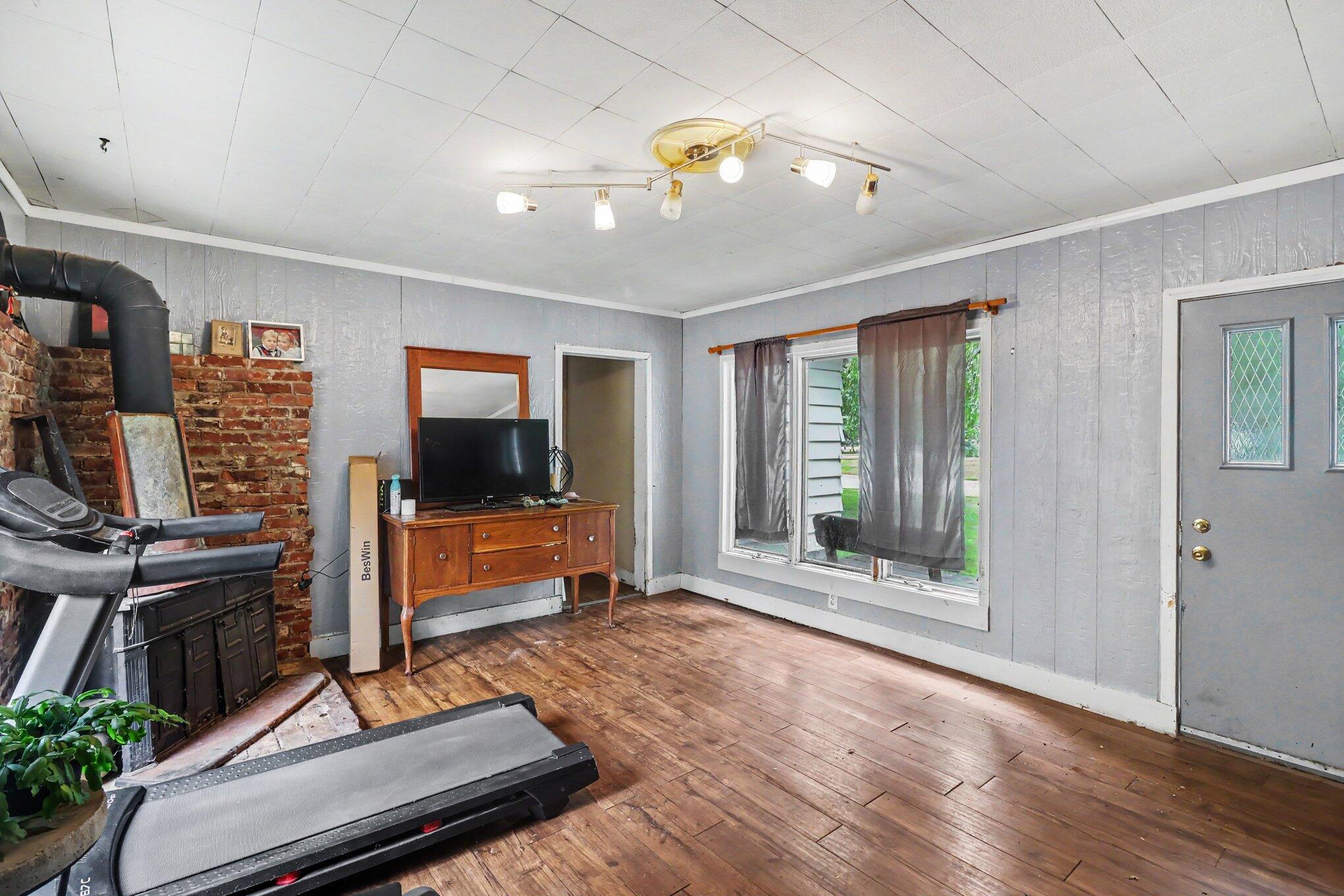 2034 Royce Avenue Kalamazoo MI 49001