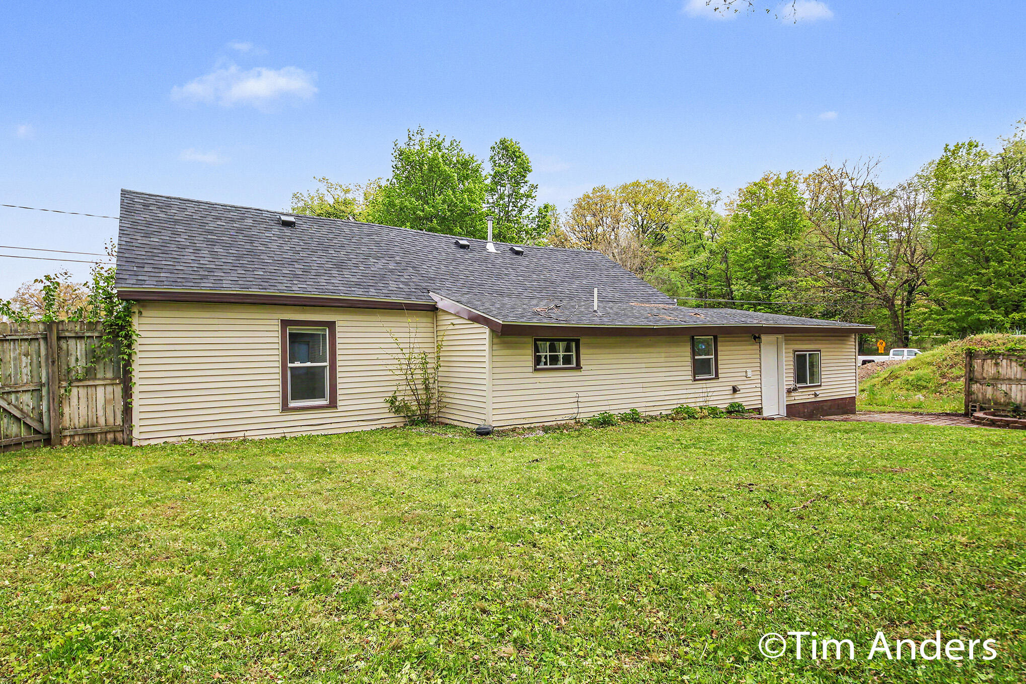 659 Academy Street Allegan MI 49010
