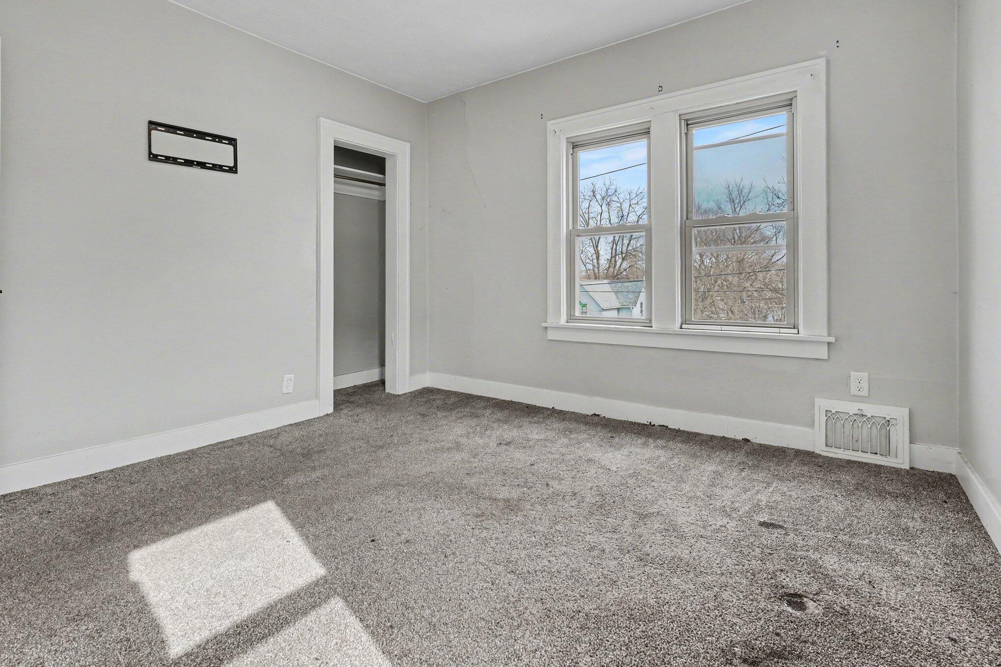 2326 S Burdick Street Kalamazoo MI 49001