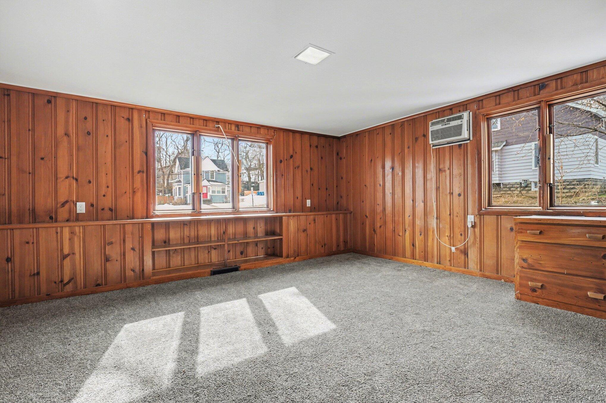 2326 S Burdick Street Kalamazoo MI 49001