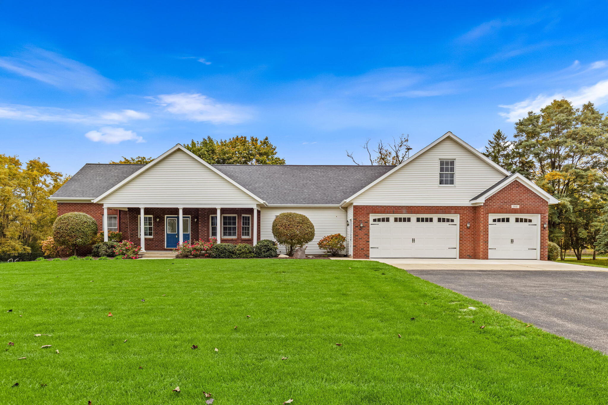 2901 Hoogewind Drive NW Grand Rapids MI 49544
