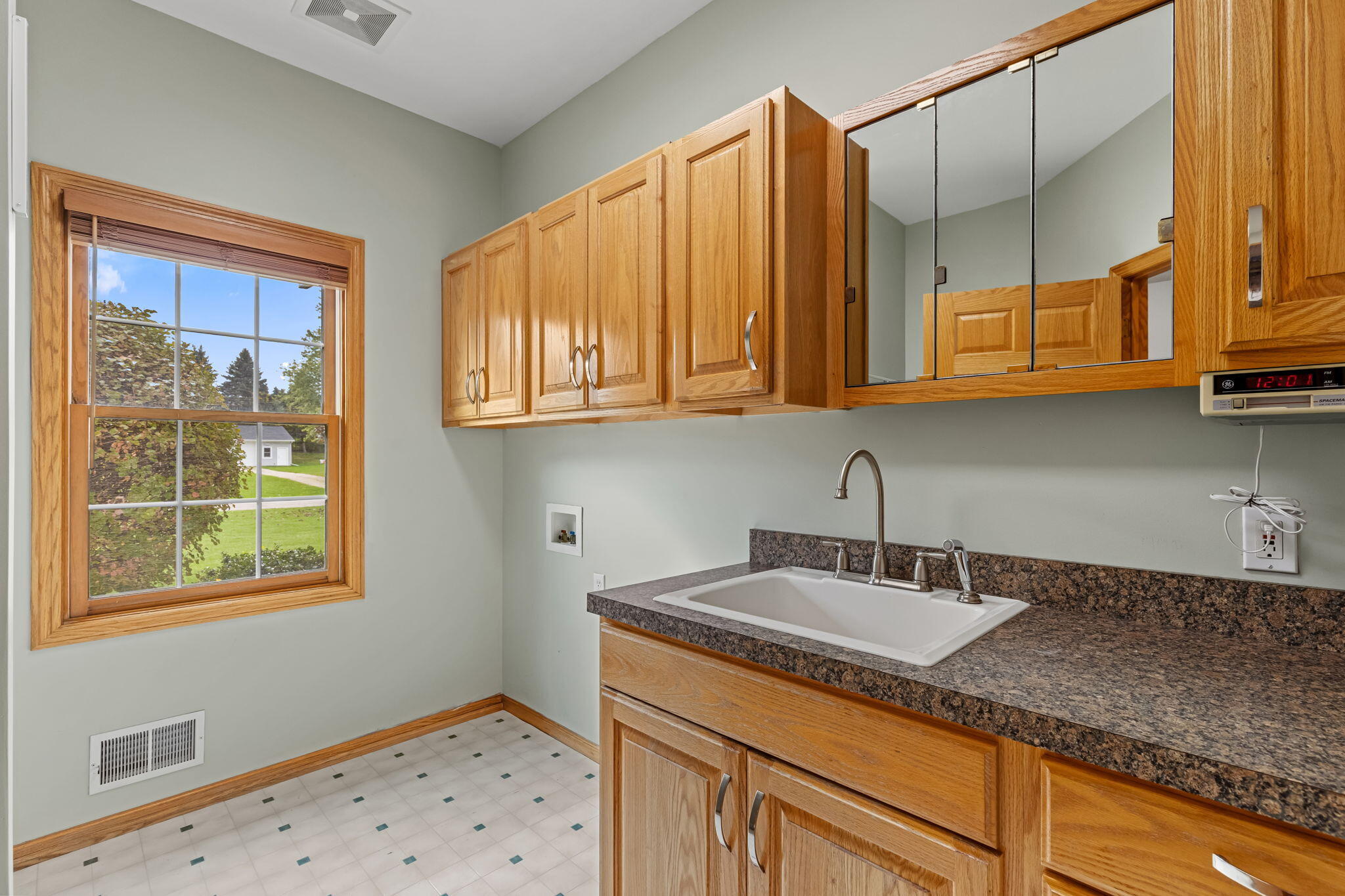 2901 Hoogewind Drive NW Grand Rapids MI 49544