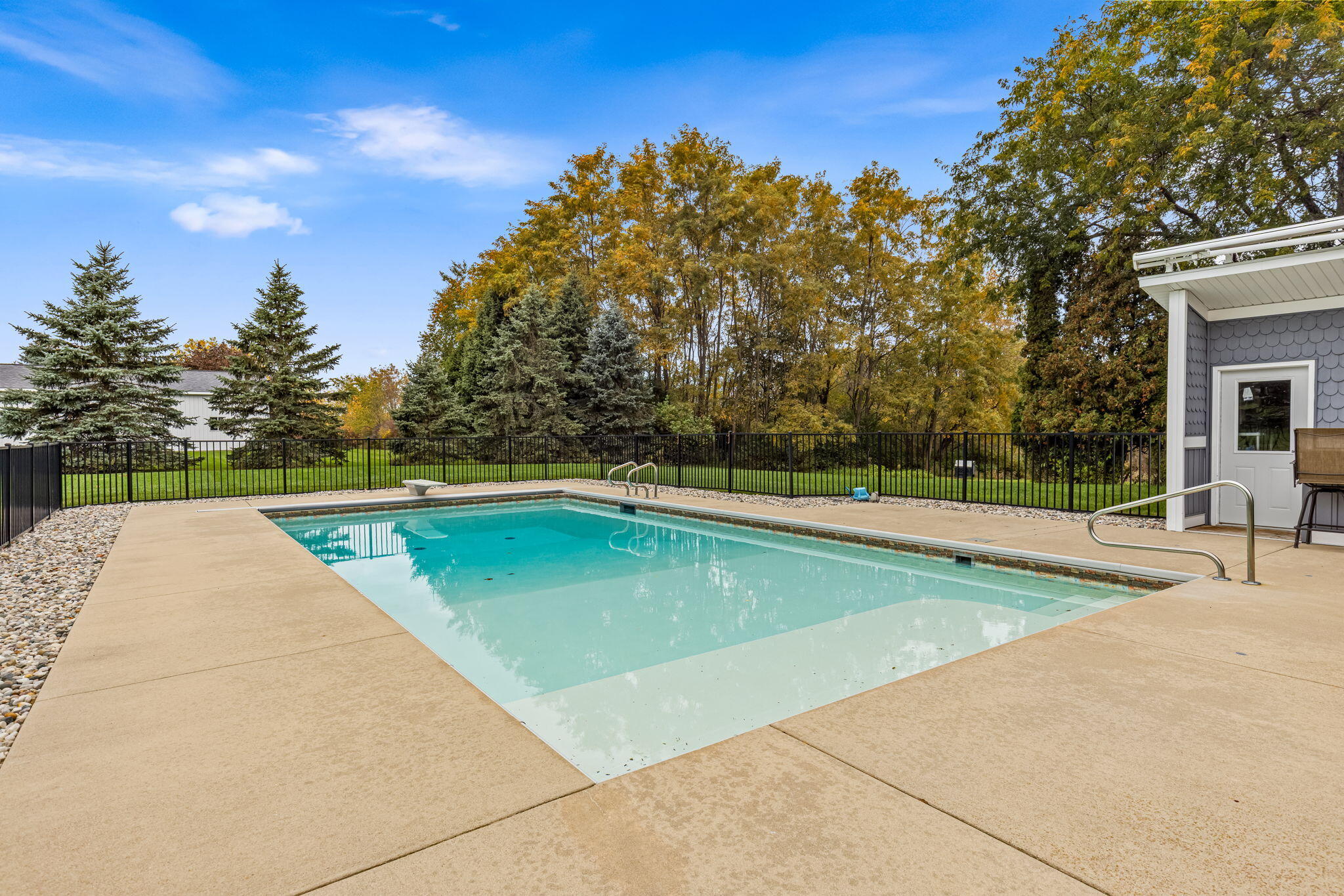 2901 Hoogewind Drive NW Grand Rapids MI 49544