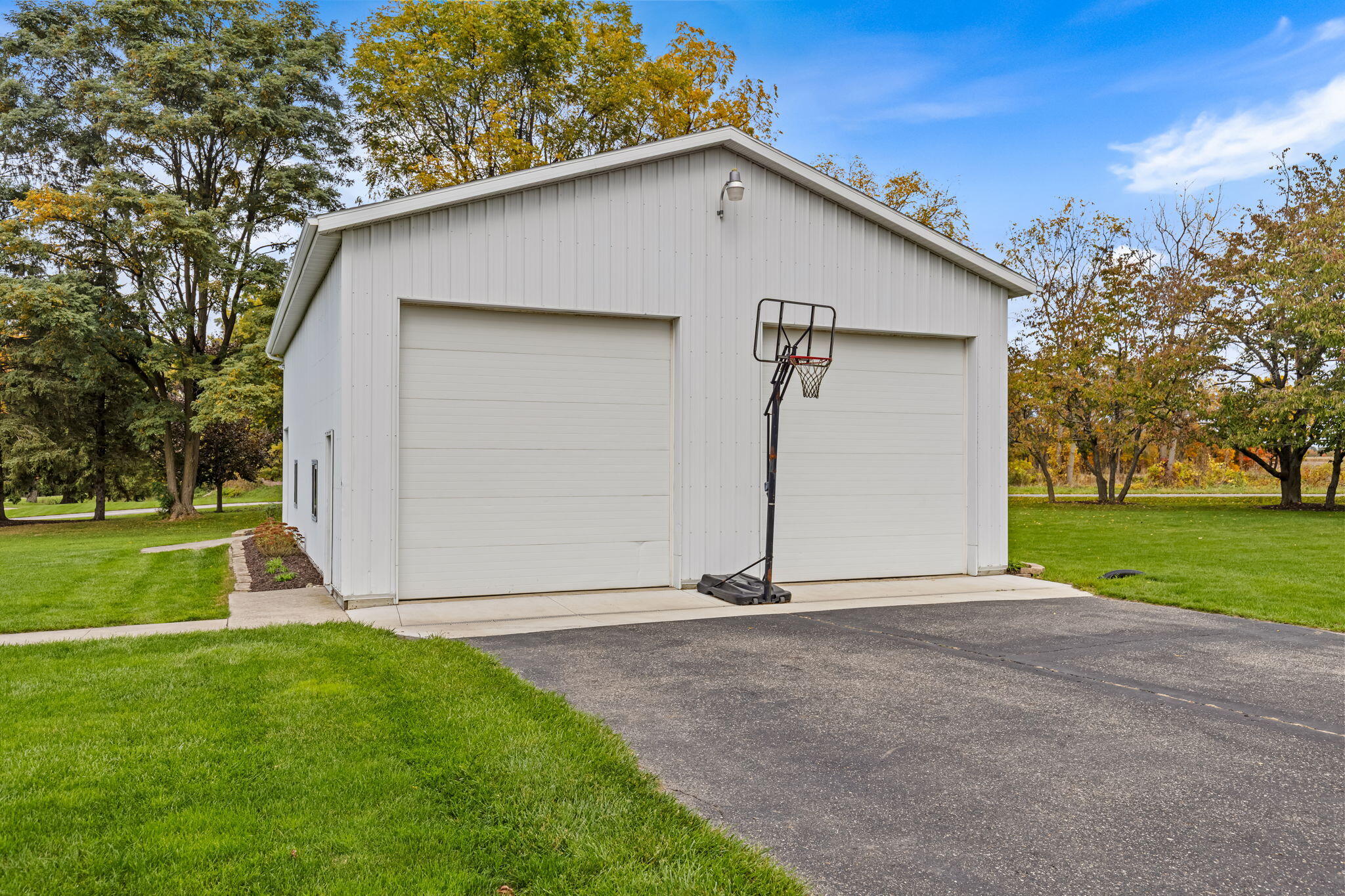 2901 Hoogewind Drive NW Grand Rapids MI 49544