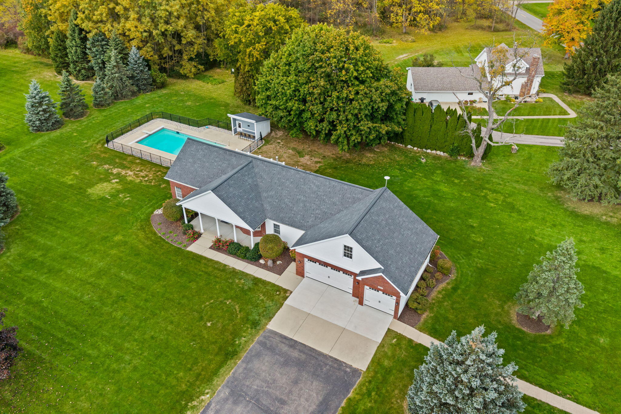 2901 Hoogewind Drive NW Grand Rapids MI 49544