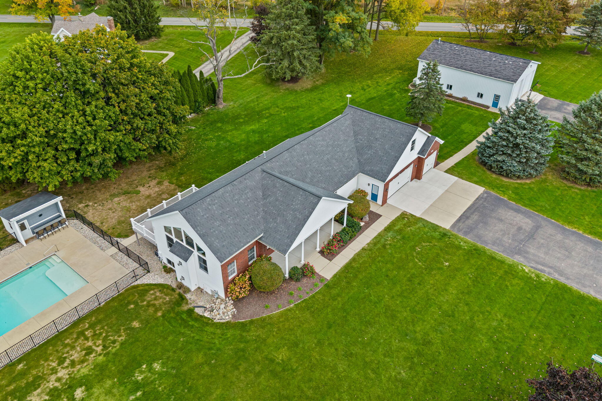 2901 Hoogewind Drive NW Grand Rapids MI 49544