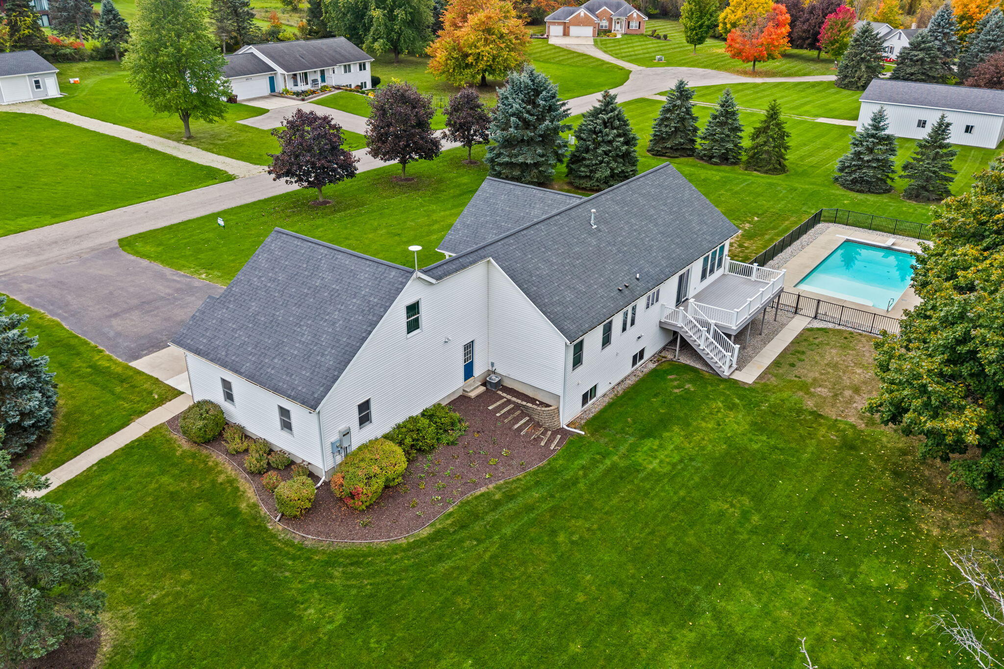 2901 Hoogewind Drive NW Grand Rapids MI 49544