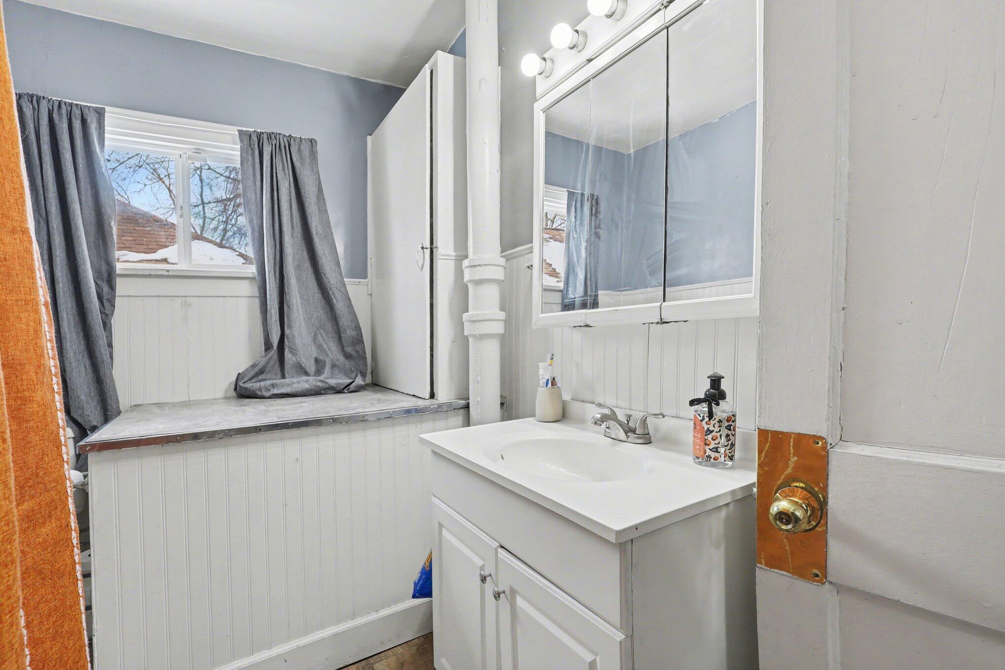 889 Fleming Avenue Muskegon MI 49442