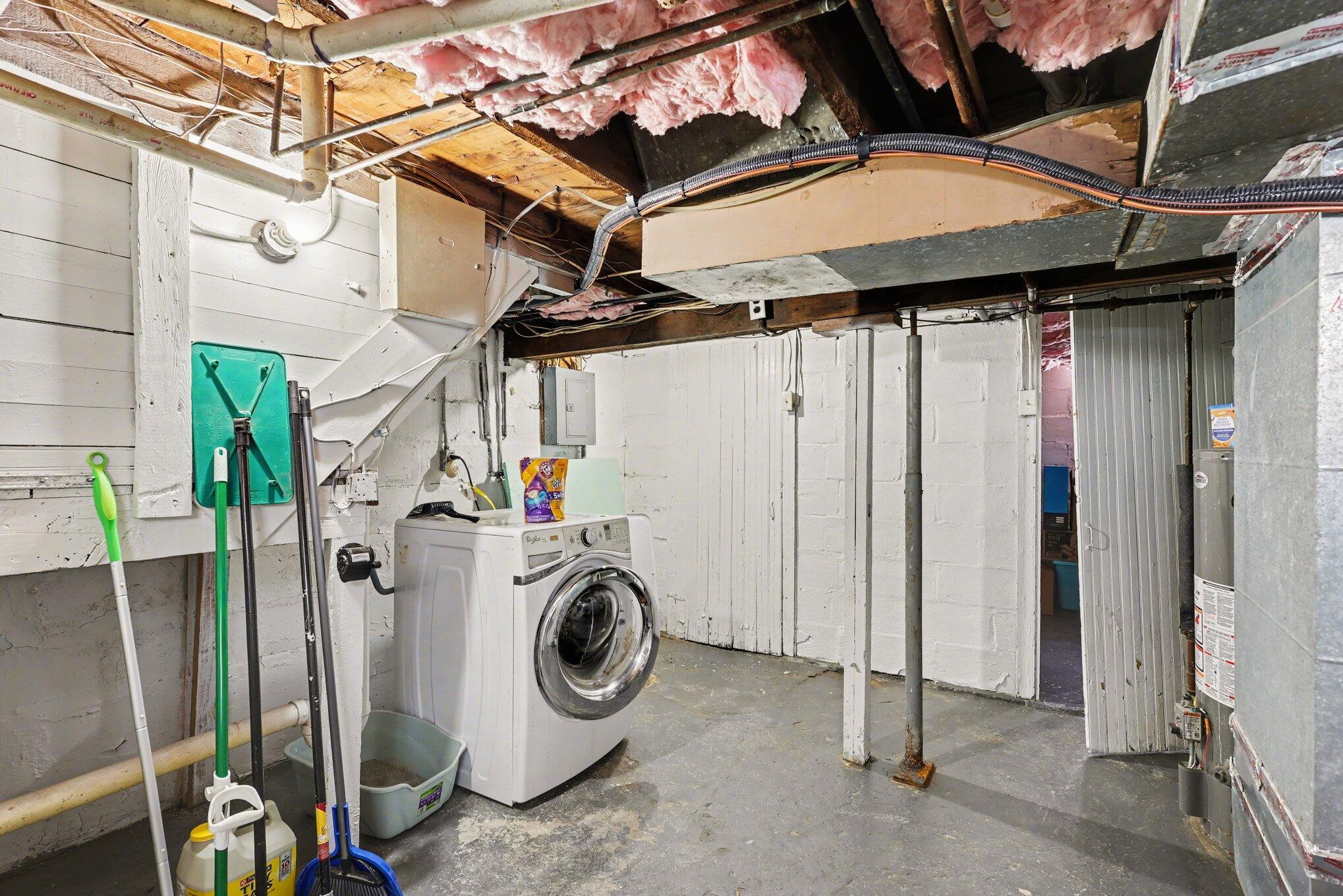 889 Fleming Avenue Muskegon MI 49442