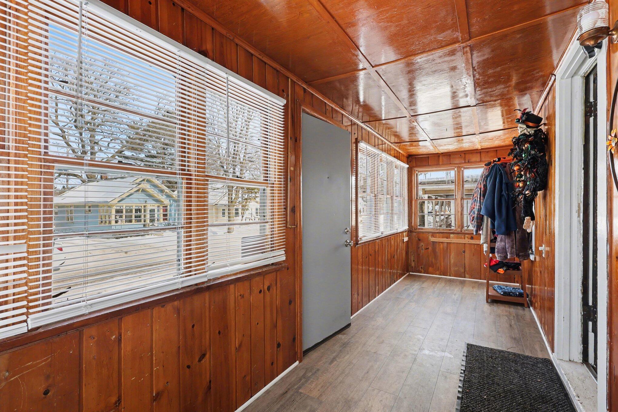 889 Fleming Avenue Muskegon MI 49442