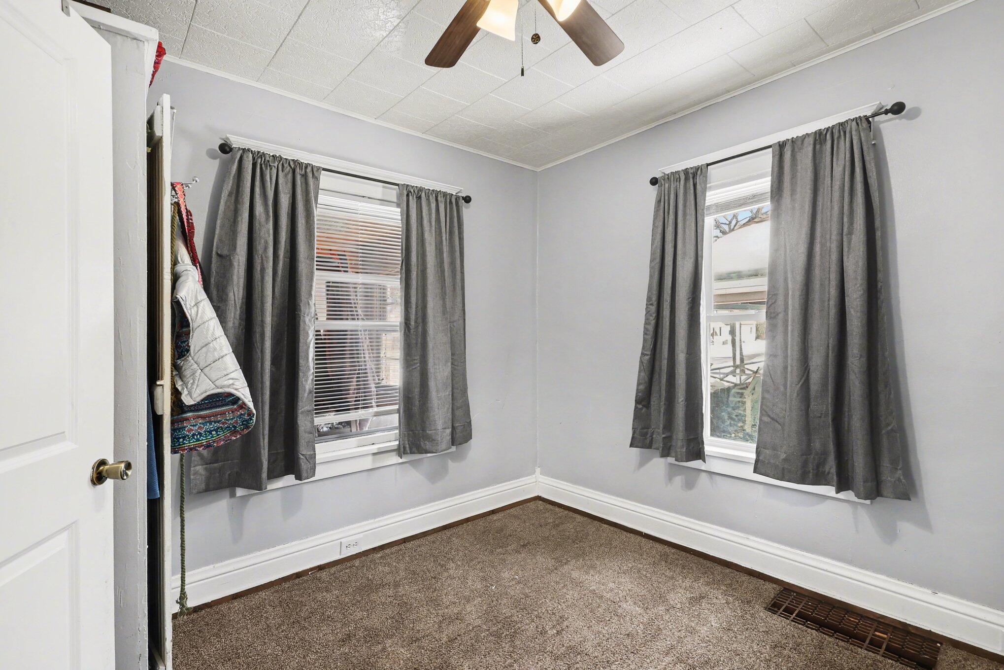 889 Fleming Avenue Muskegon MI 49442