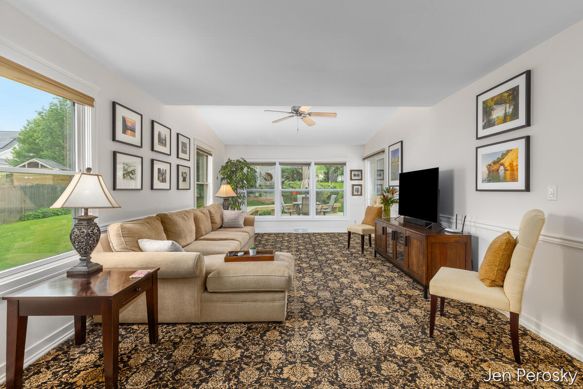 1646 Laurel Avenue SE Grand Rapids MI 49506