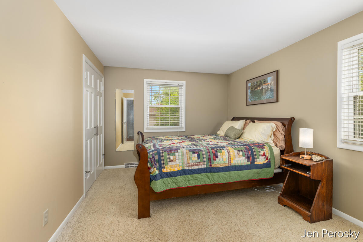1646 Laurel Avenue SE Grand Rapids MI 49506