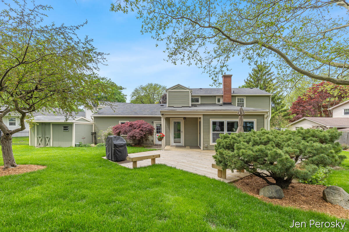 1646 Laurel Avenue SE Grand Rapids MI 49506