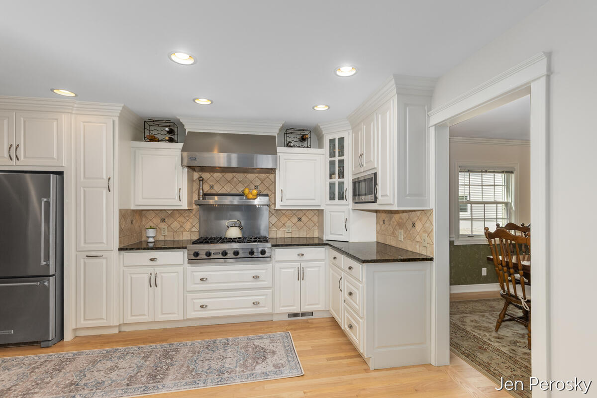1646 Laurel Avenue SE Grand Rapids MI 49506