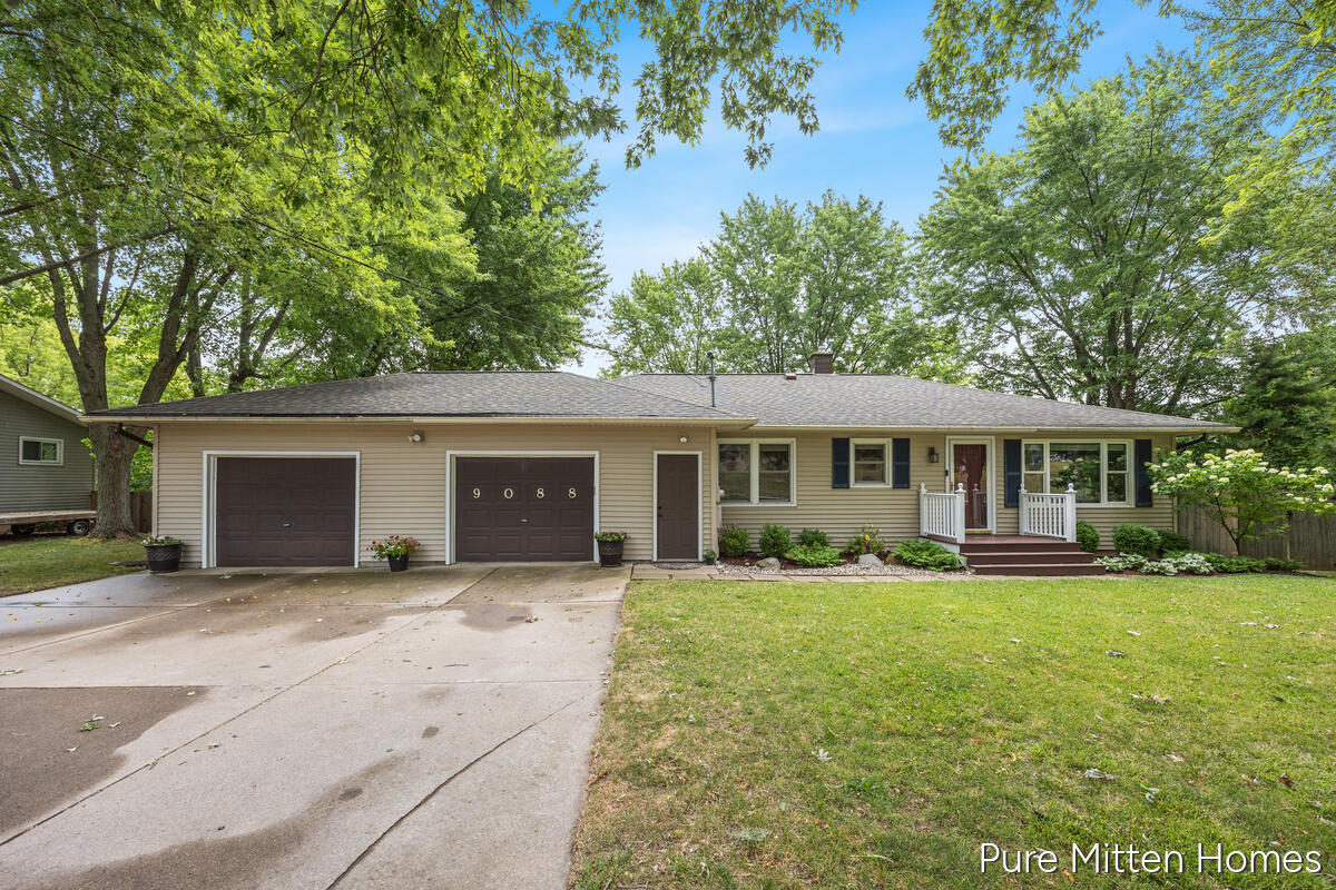 9088 Summit Avenue NE Rockford MI 49341