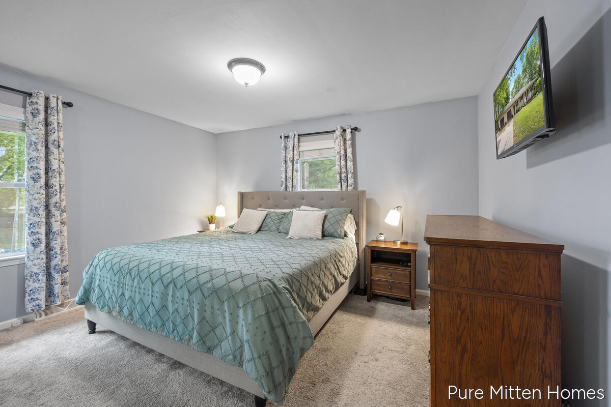 9088 Summit Avenue NE Rockford MI 49341