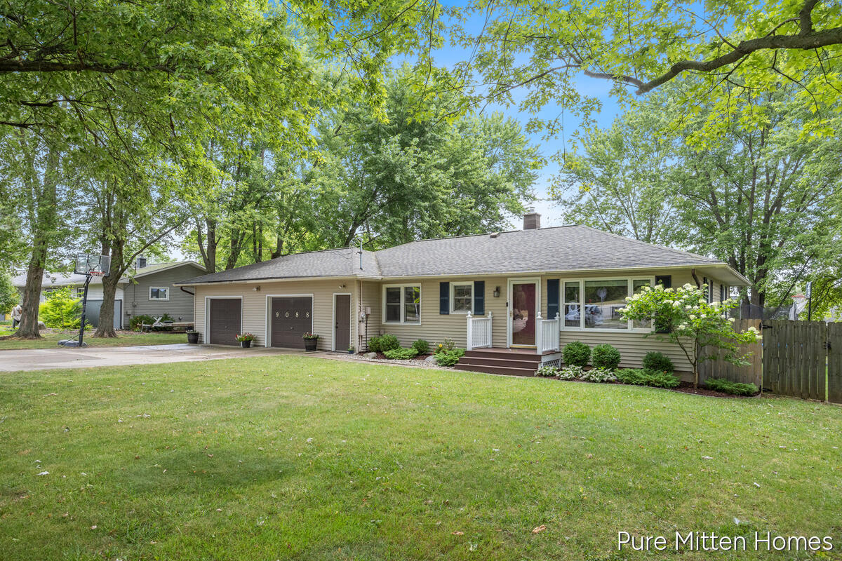 9088 Summit Avenue NE Rockford MI 49341